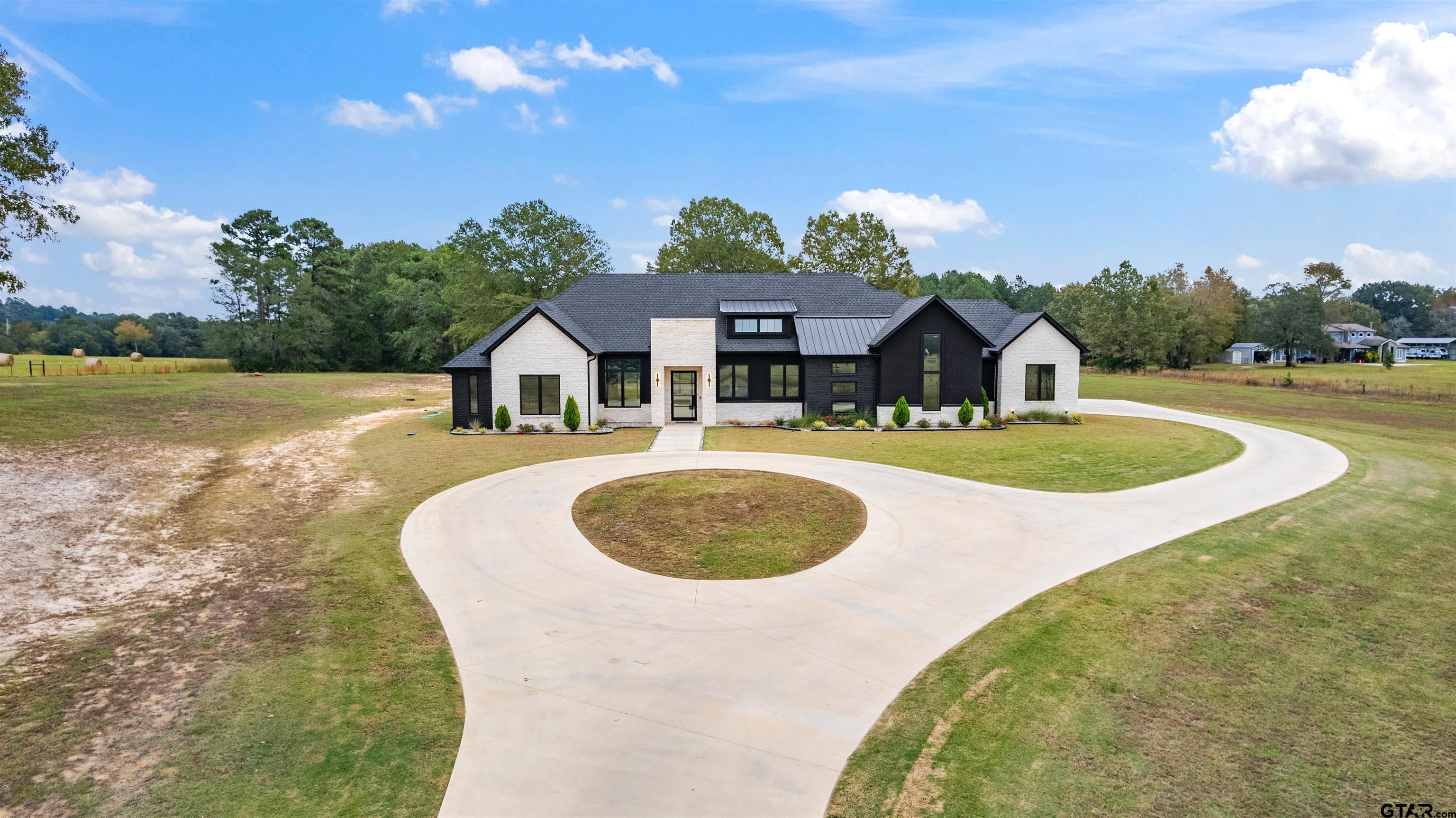 2804 Buchanan Rd Property Photo 3