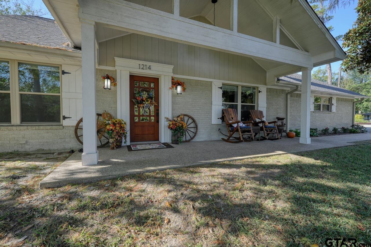 1214 Hilltop Run Property Photo 3