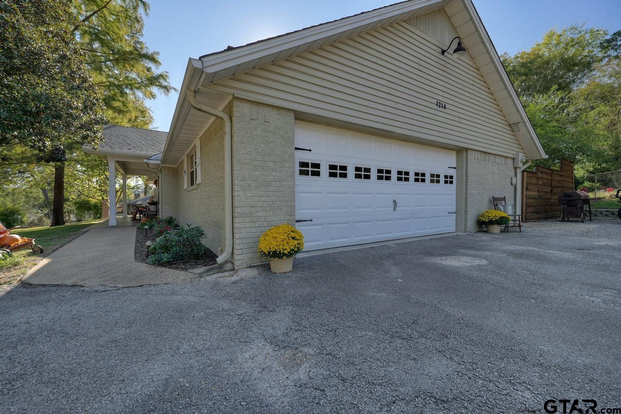 1214 Hilltop Run Property Photo 7