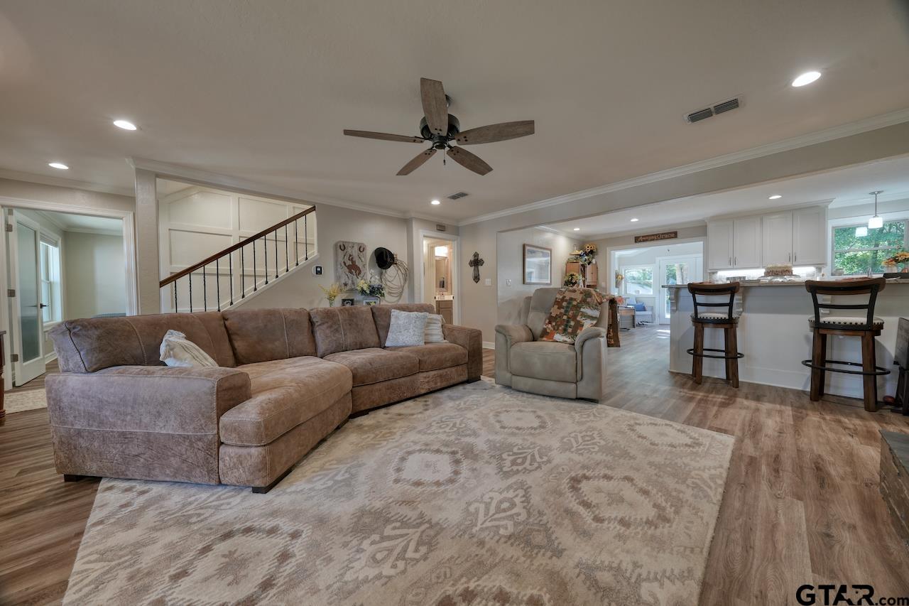 1214 Hilltop Run Property Photo 9