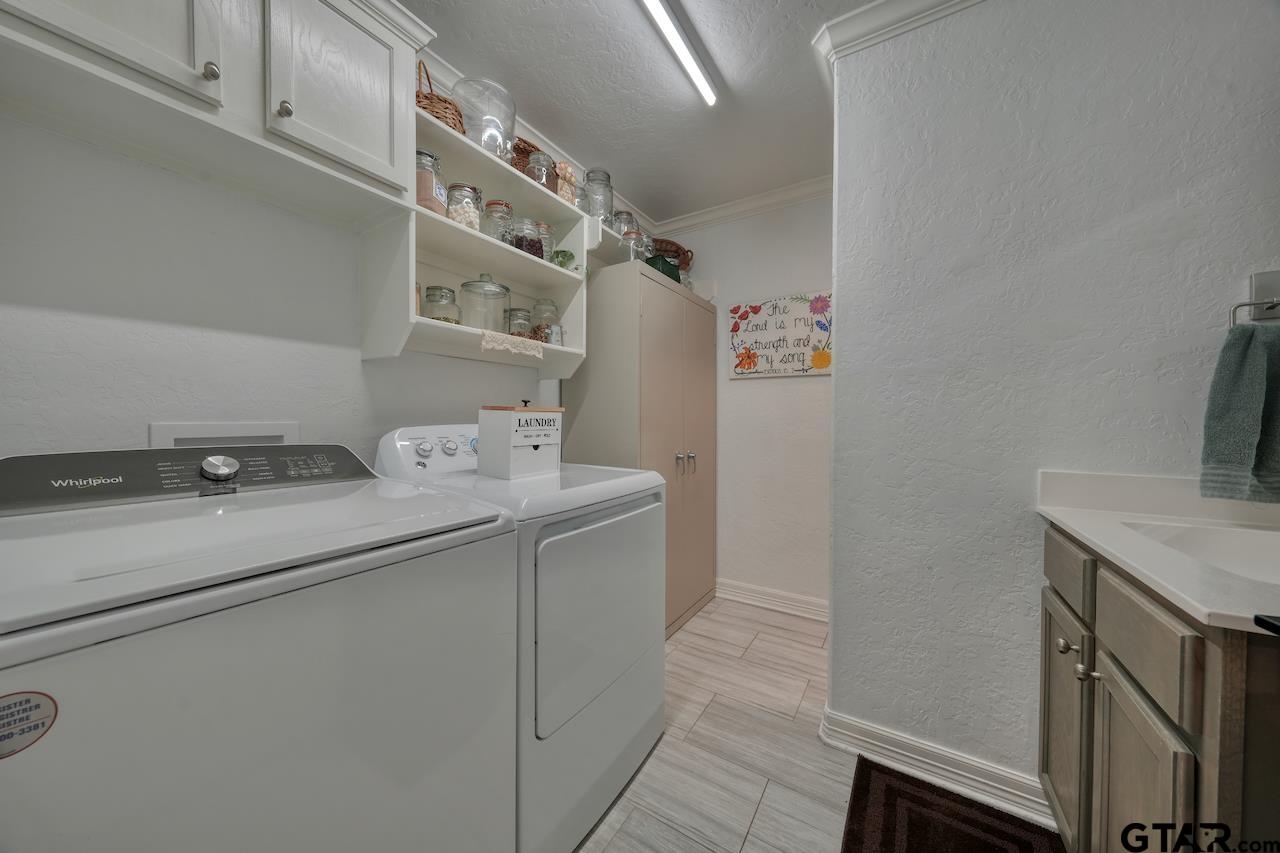 1214 Hilltop Run Property Photo 19