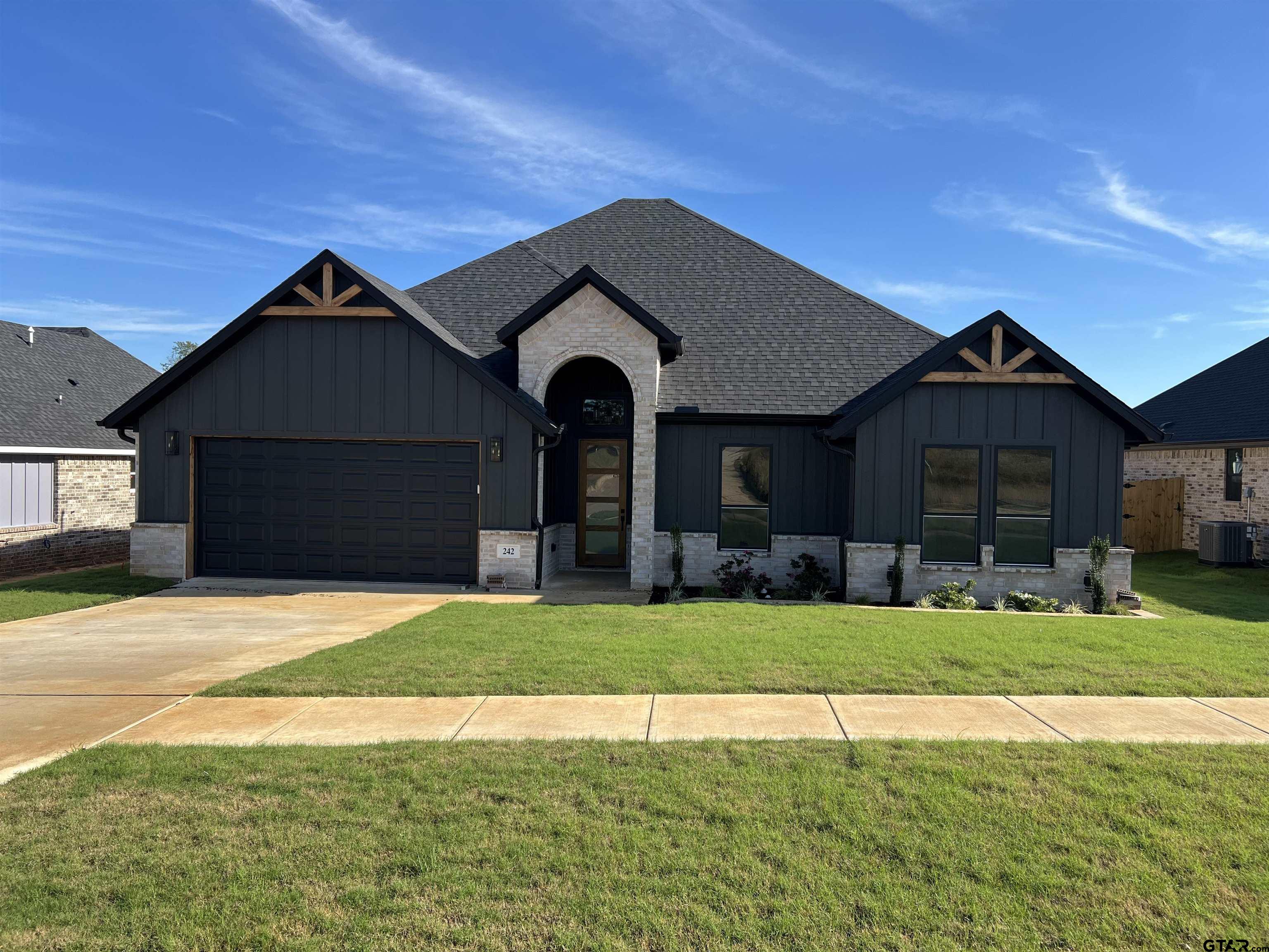 242 Sides Property Photo 1