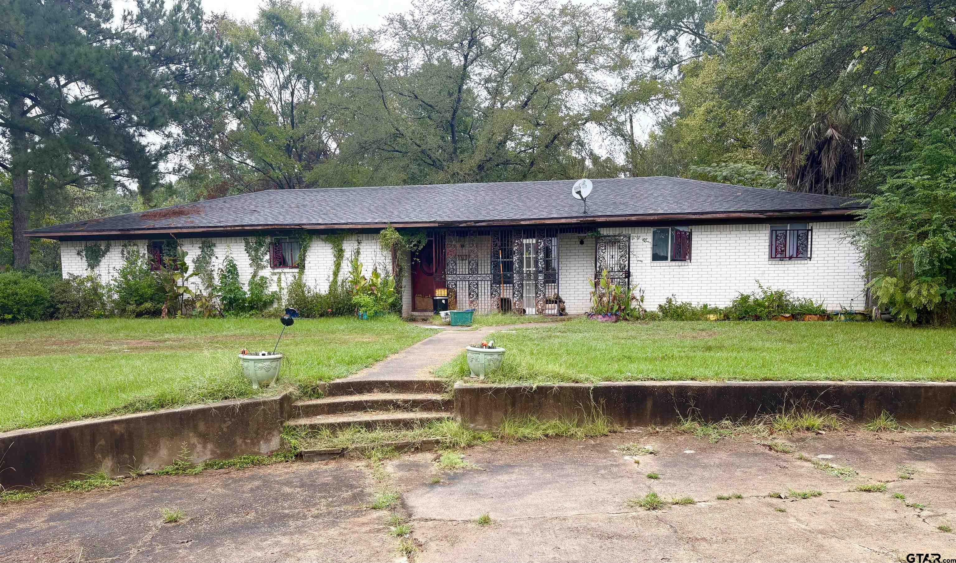 1605 8th Property Photo 1