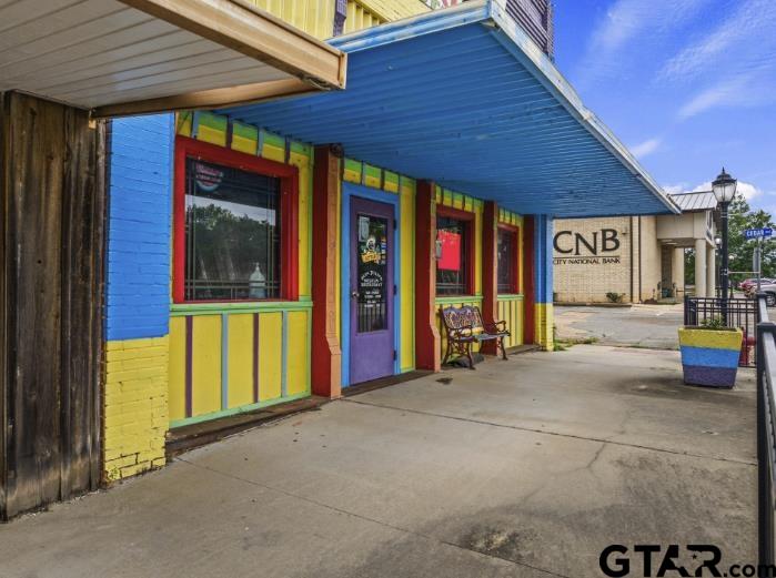 100 E Main Property Photo 1