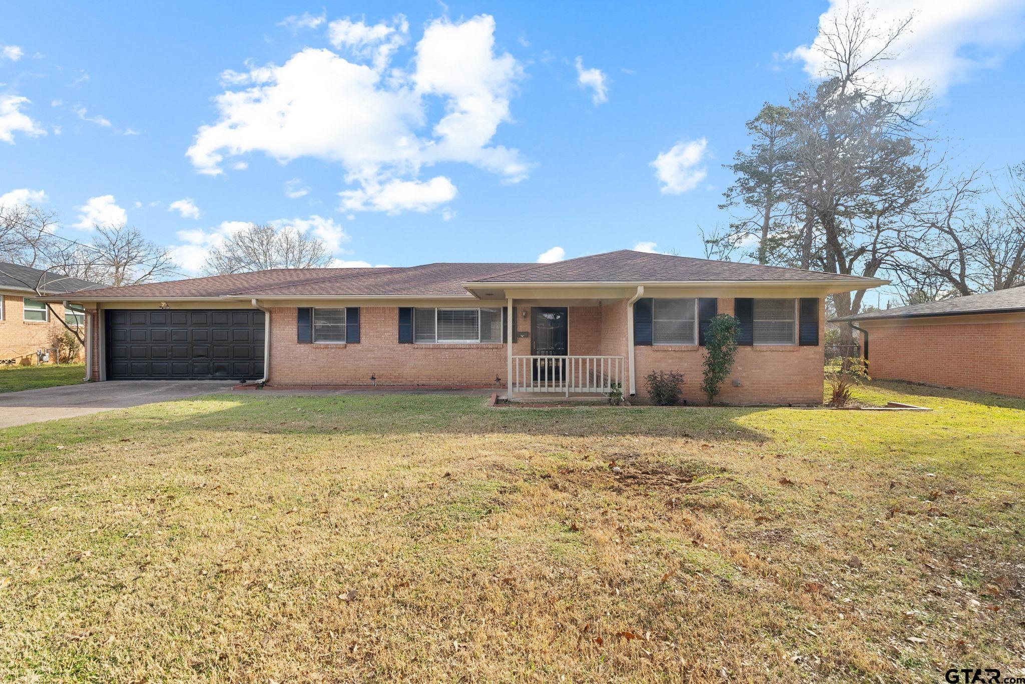 2304 Crestwood Property Photo 1