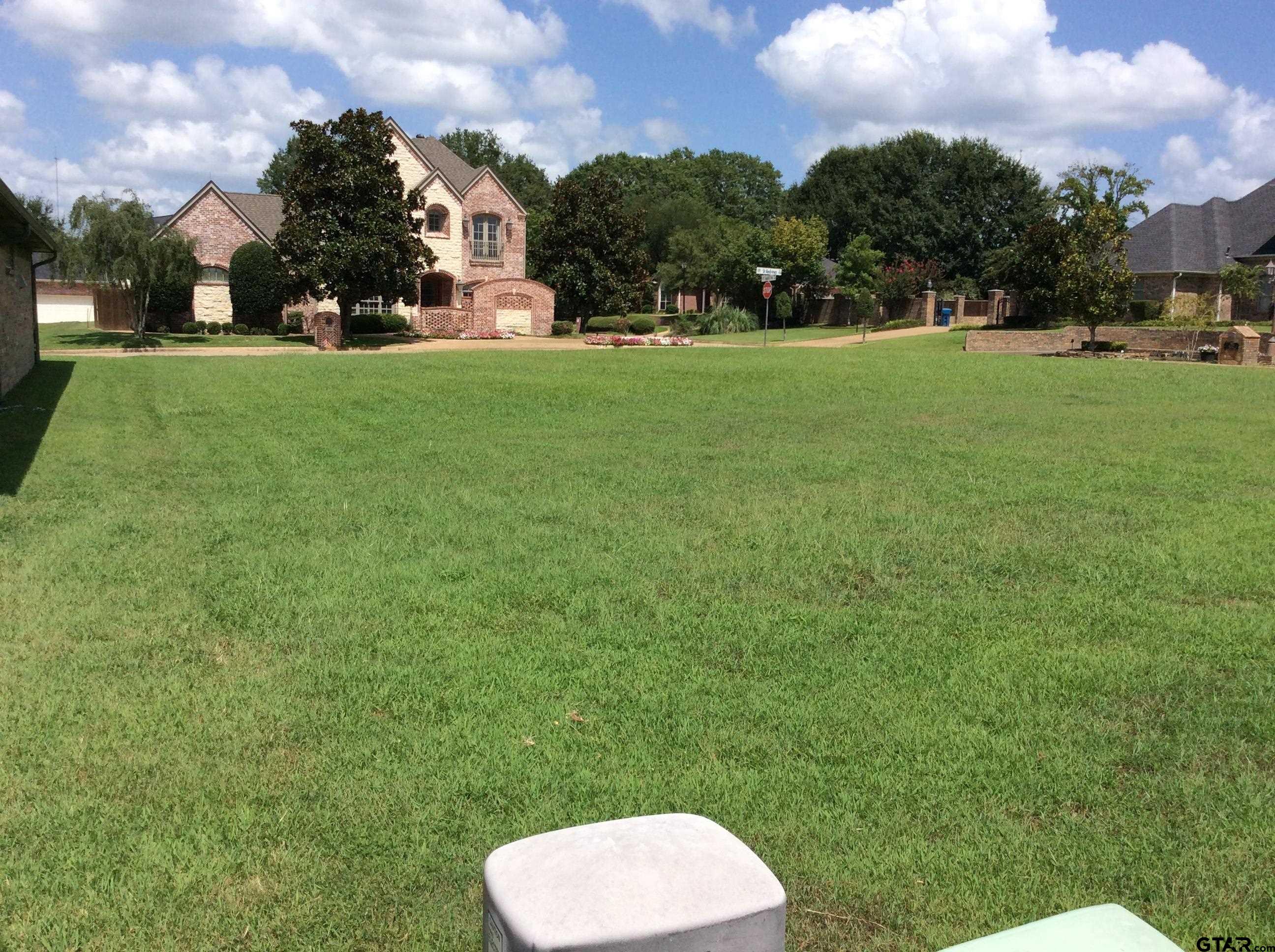 101 St. Andrews Property Photo 1