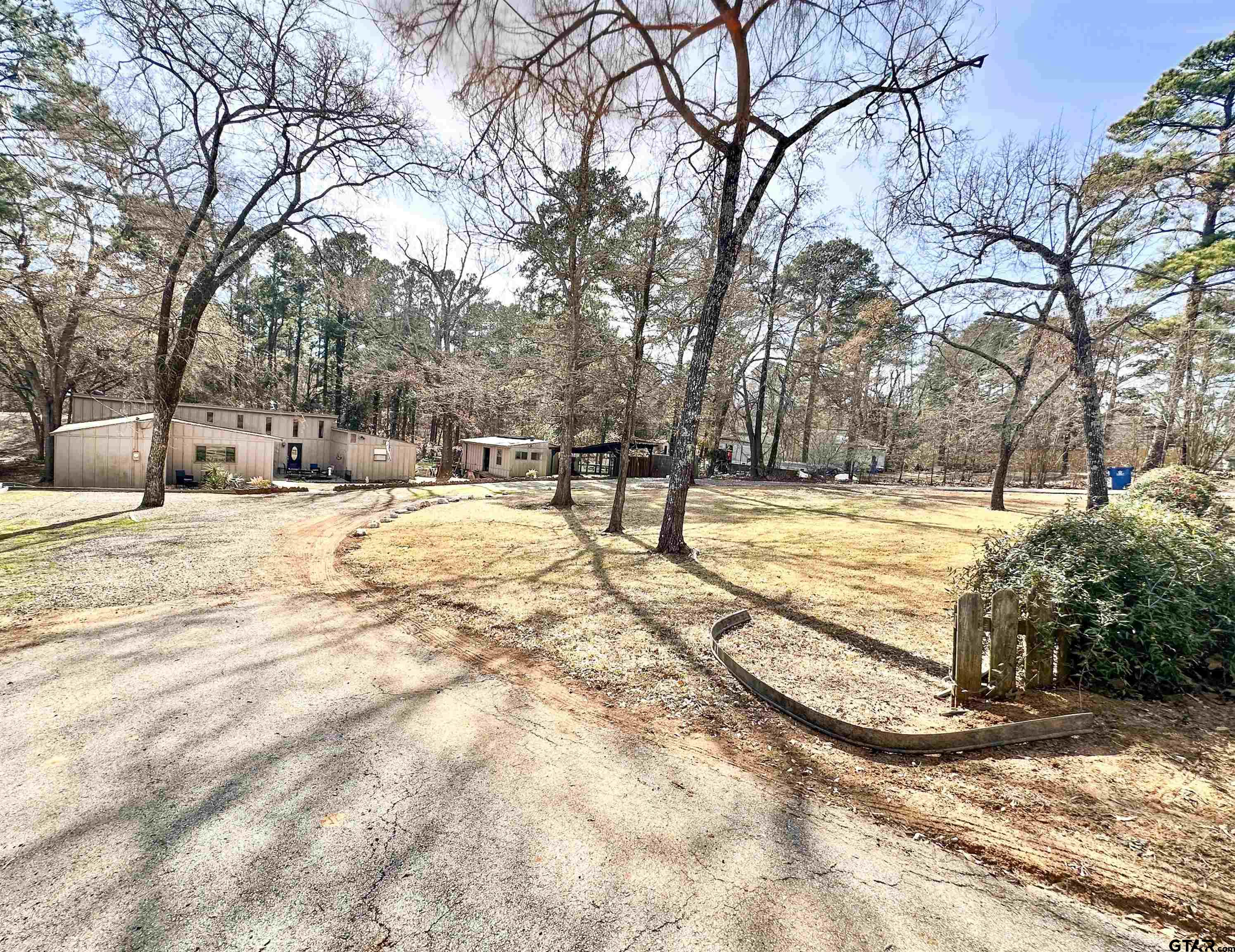 6791 Valley View Dr. Property Photo 3