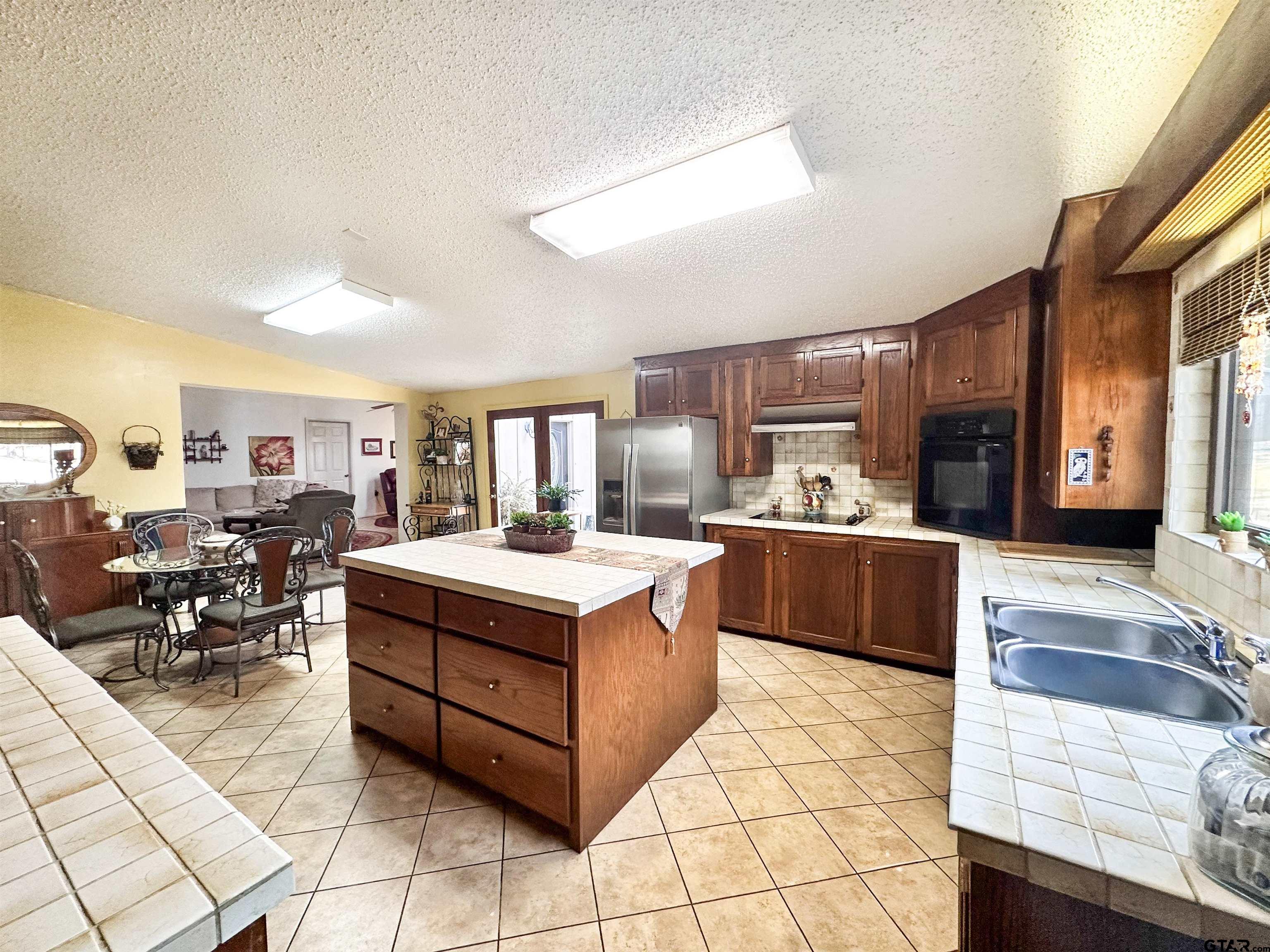 6791 Valley View Dr. Property Photo 10