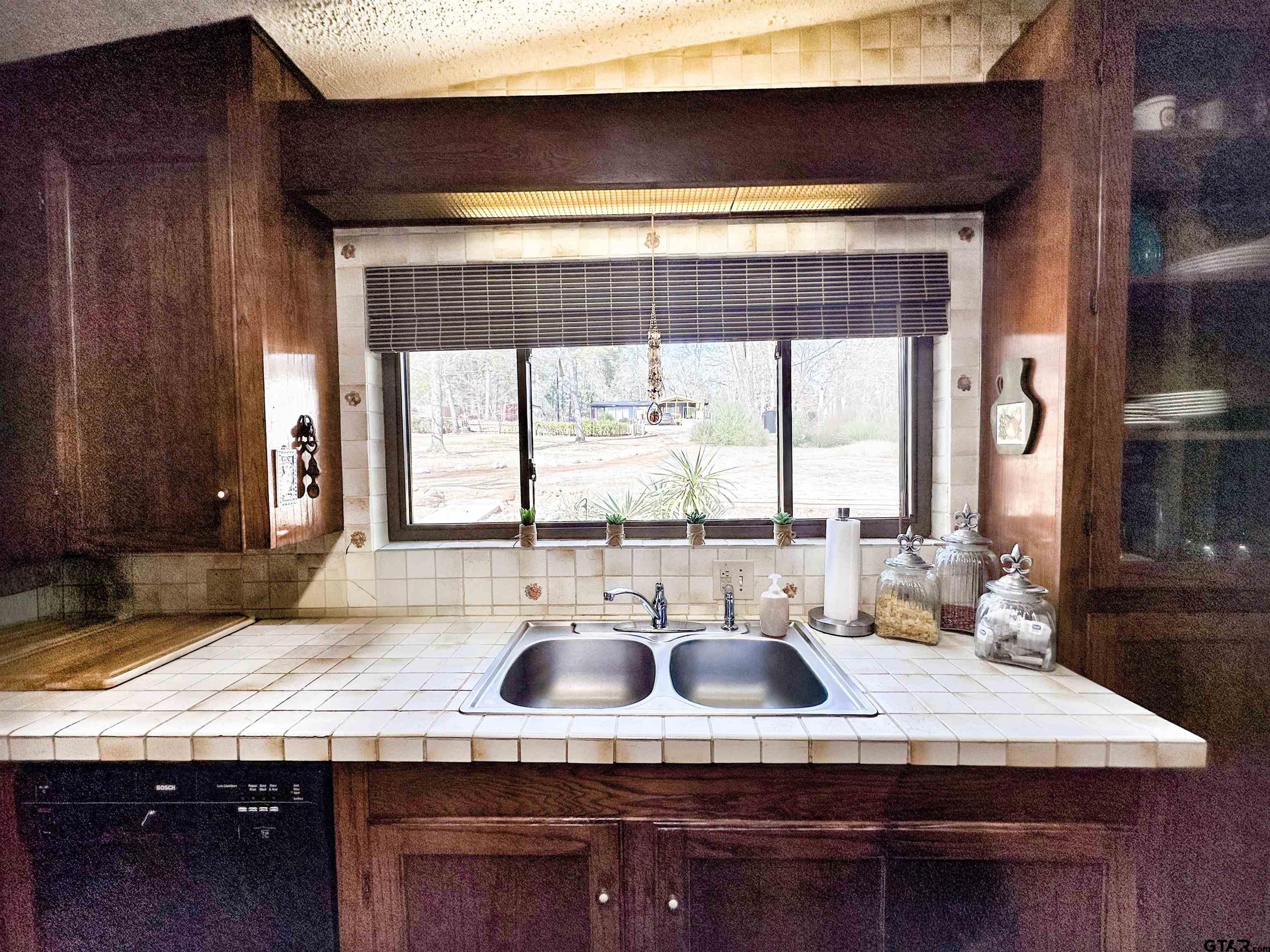 6791 Valley View Dr. Property Photo 11