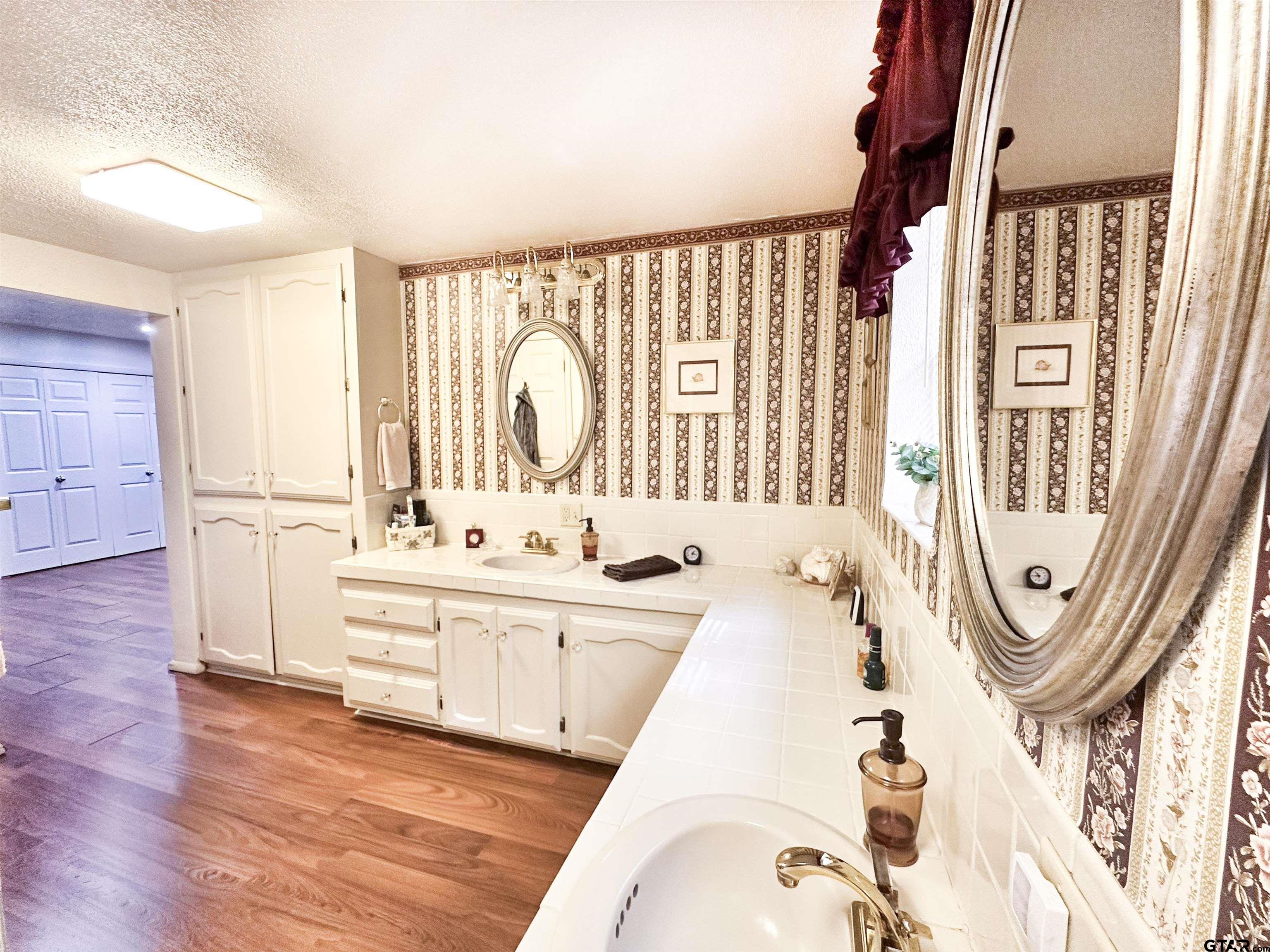 6791 Valley View Dr. Property Photo 22