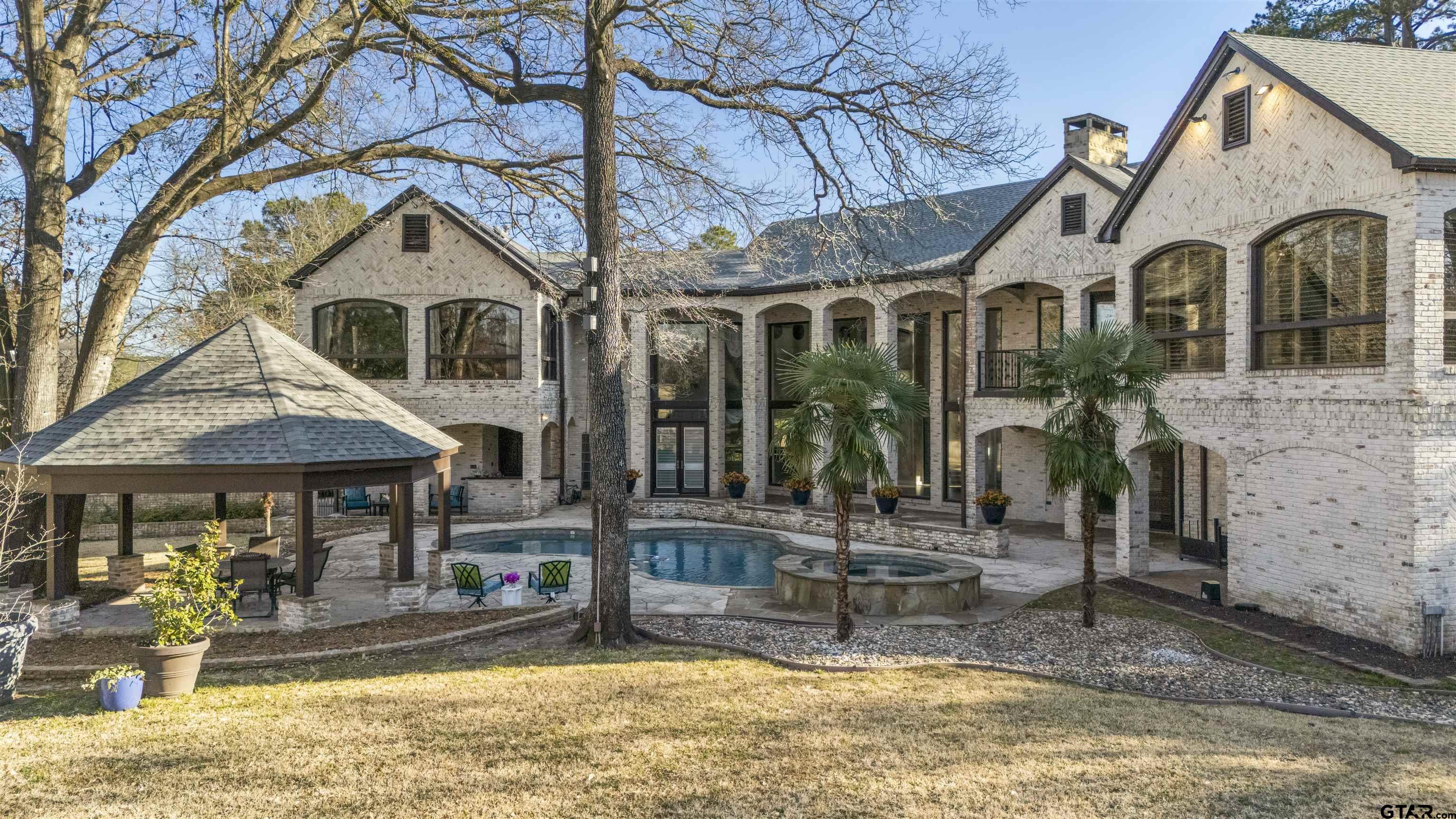 7104 Gleneagles Property Photo 1