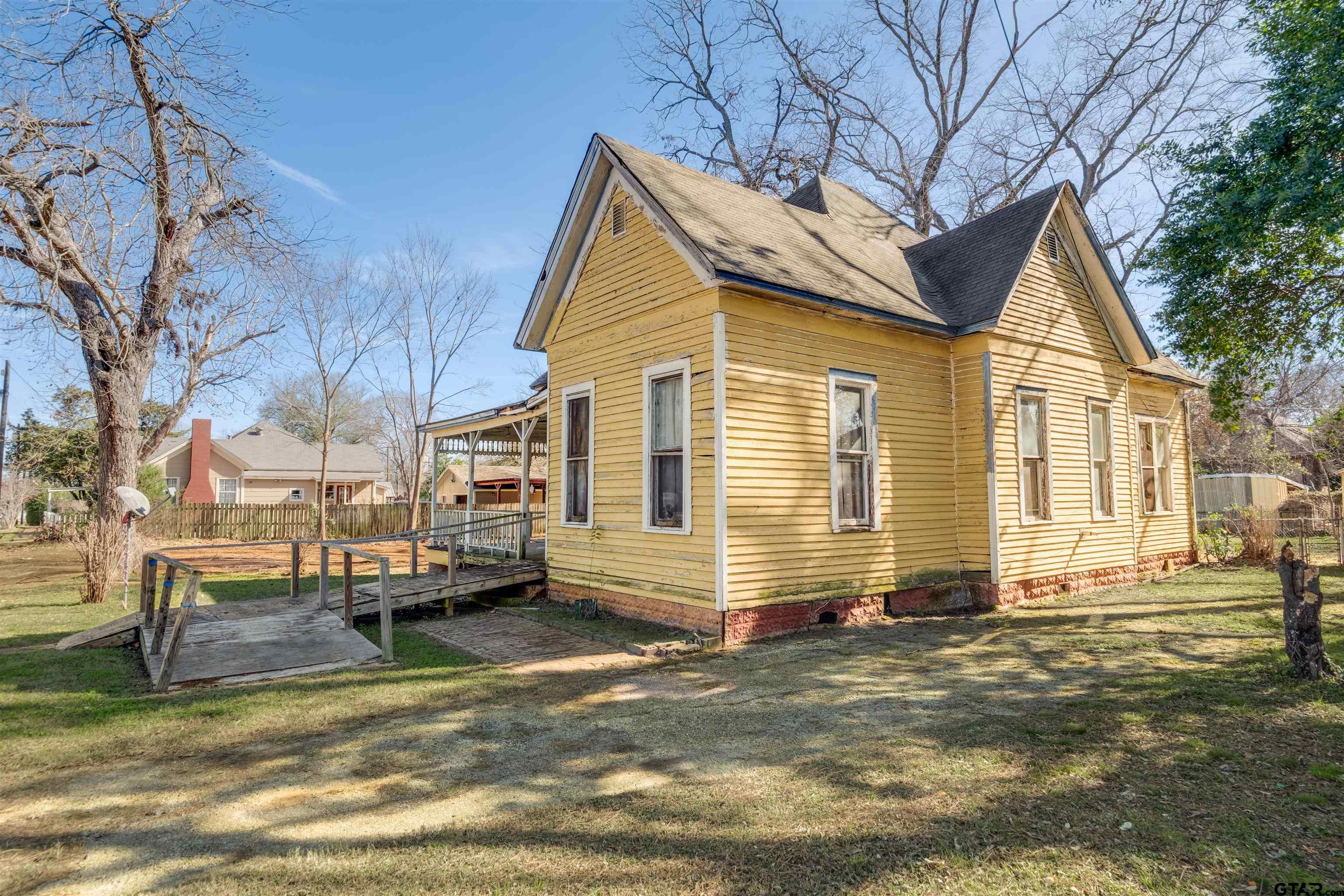 816 Louisiana St. Property Photo 1