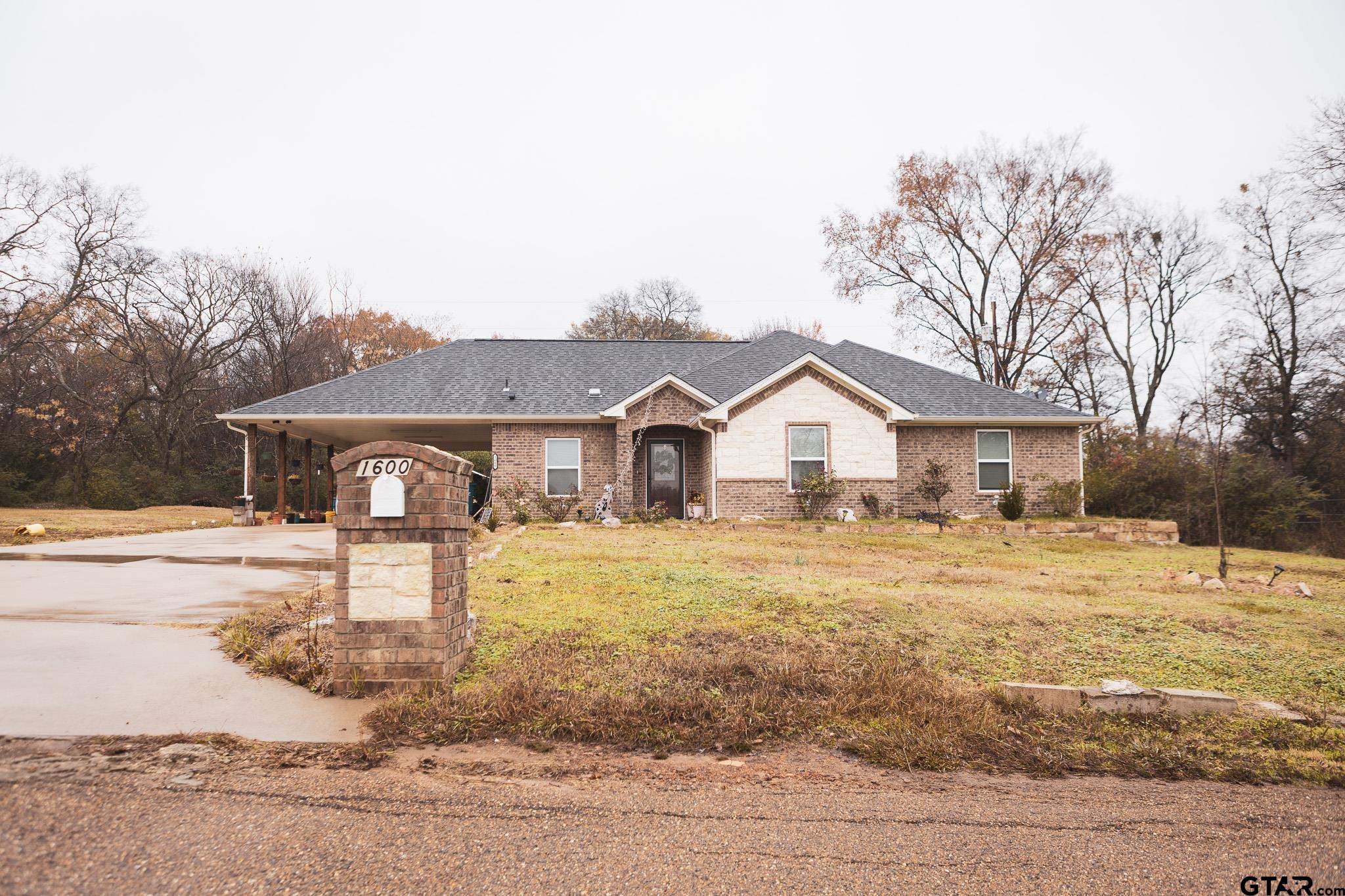 1600 Boatman Property Photo 1
