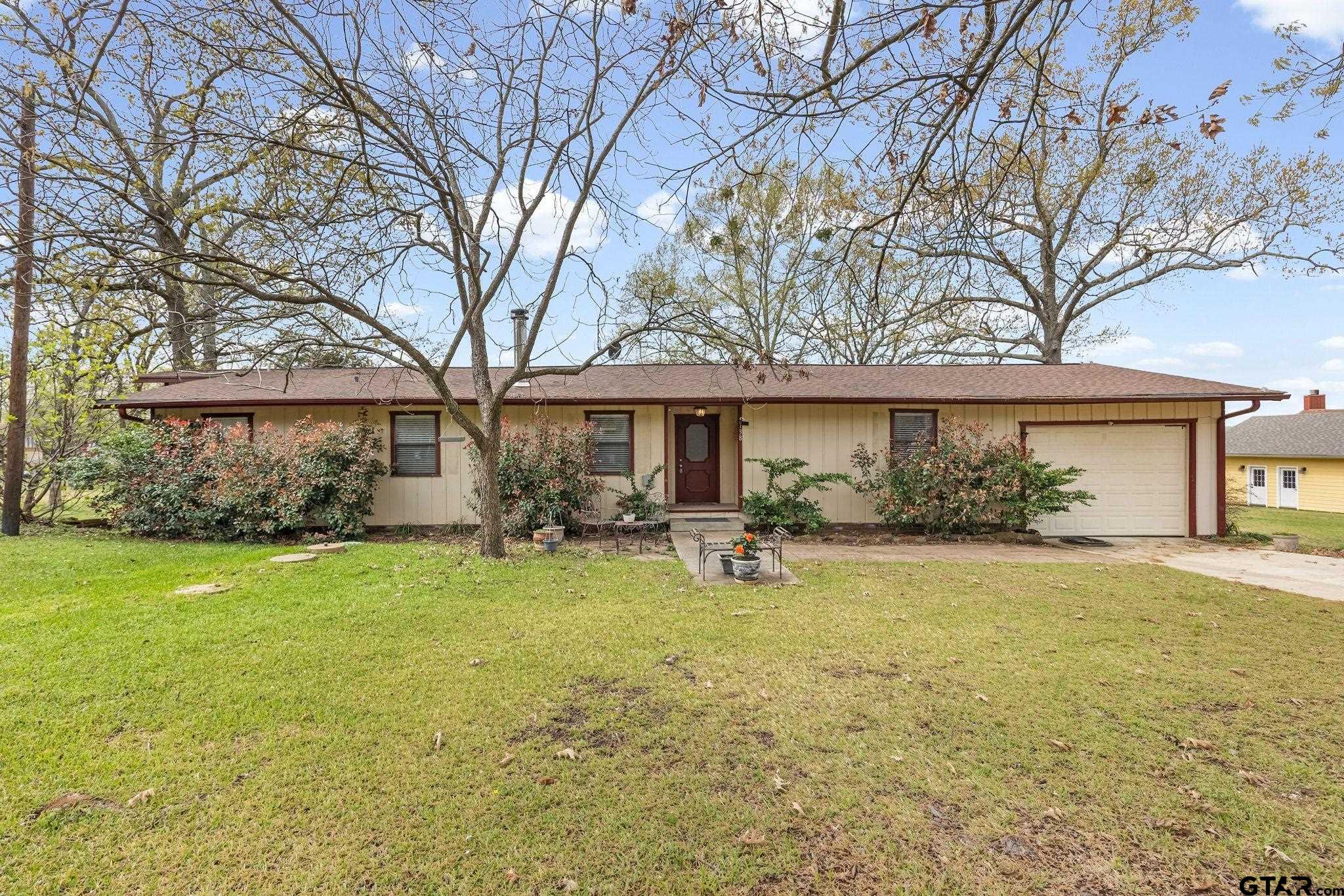 138 County Road 2404 Property Photo 1