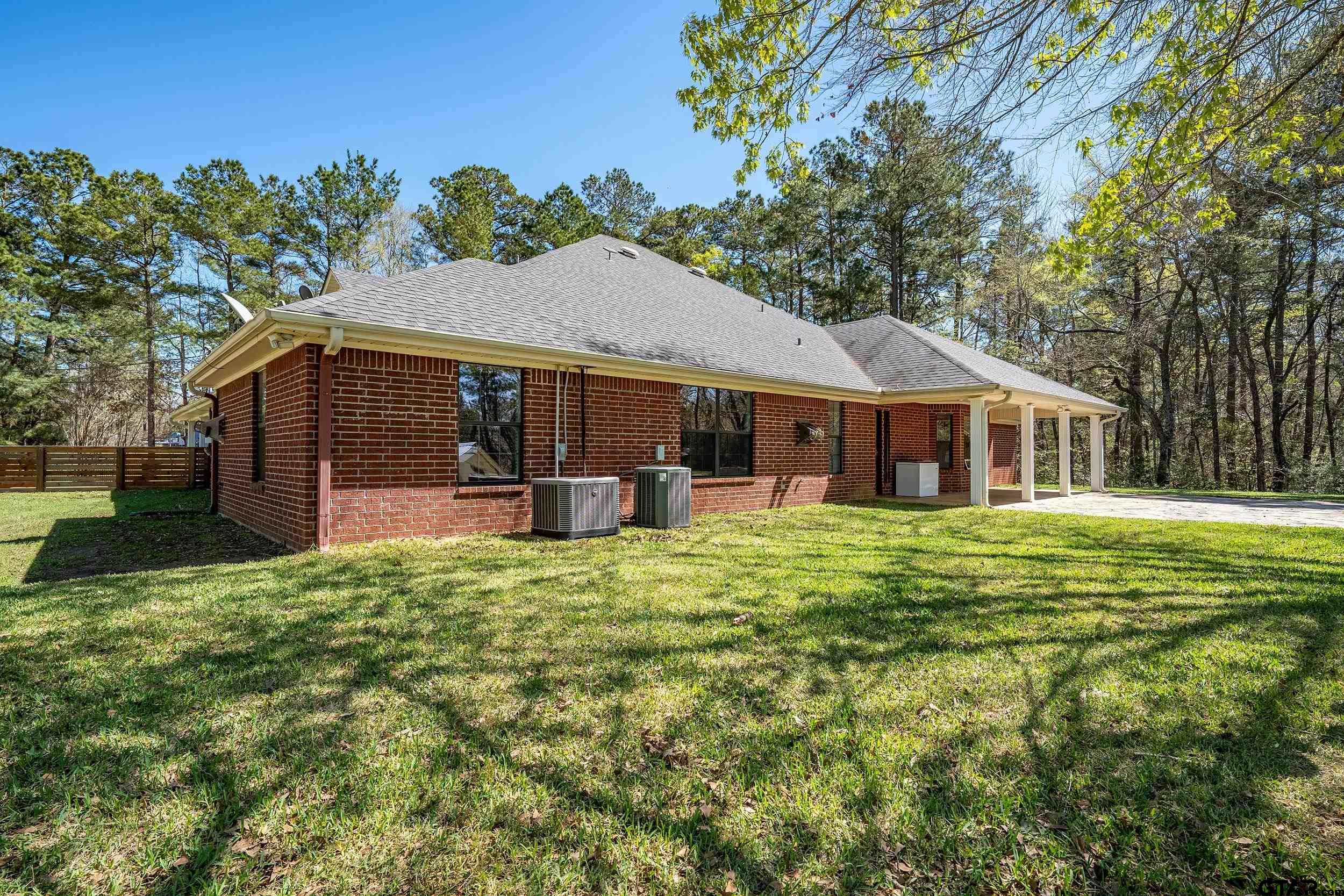 3481 N Loop 343 Property Photo 10