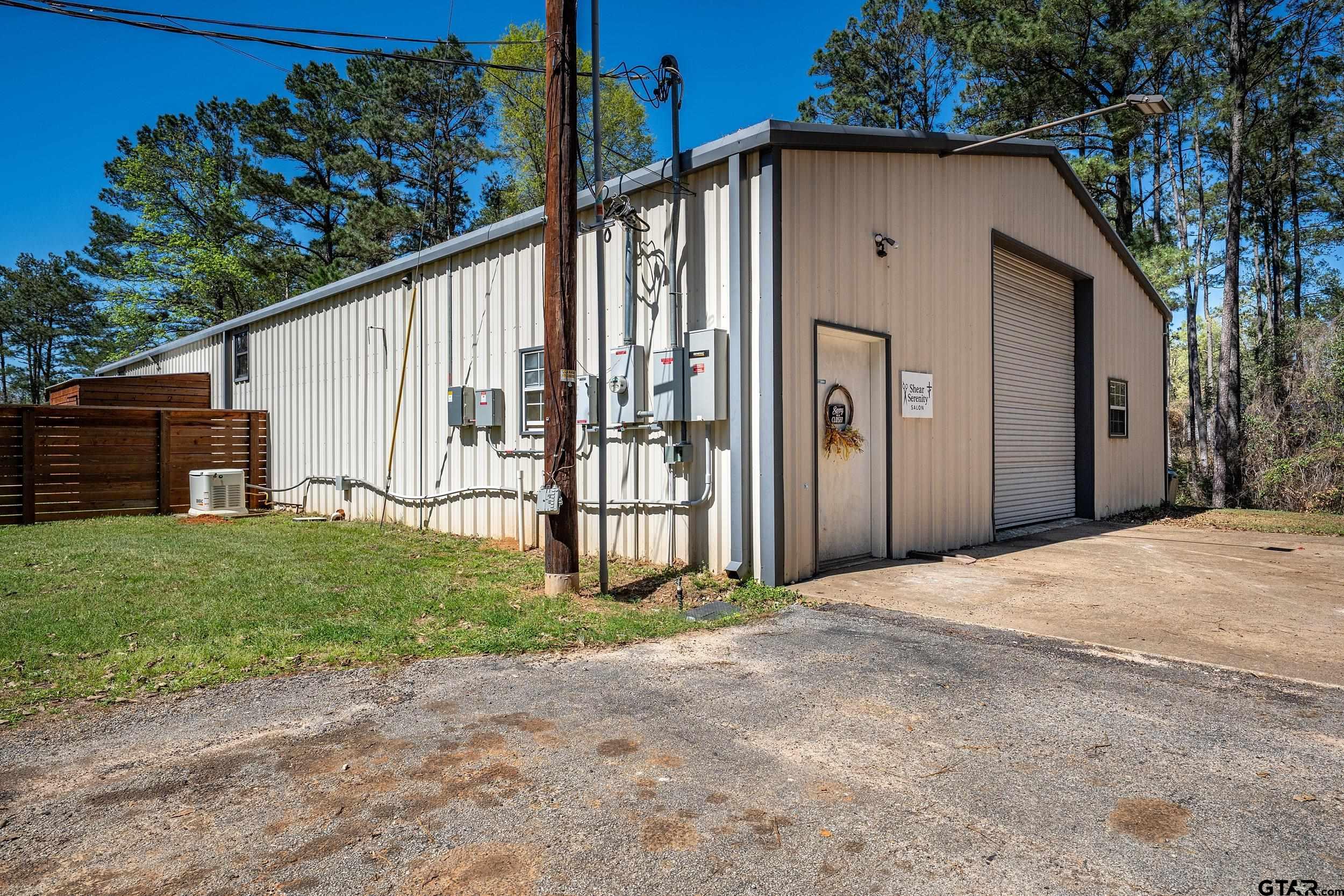 3481 N Loop 343 Property Photo 14