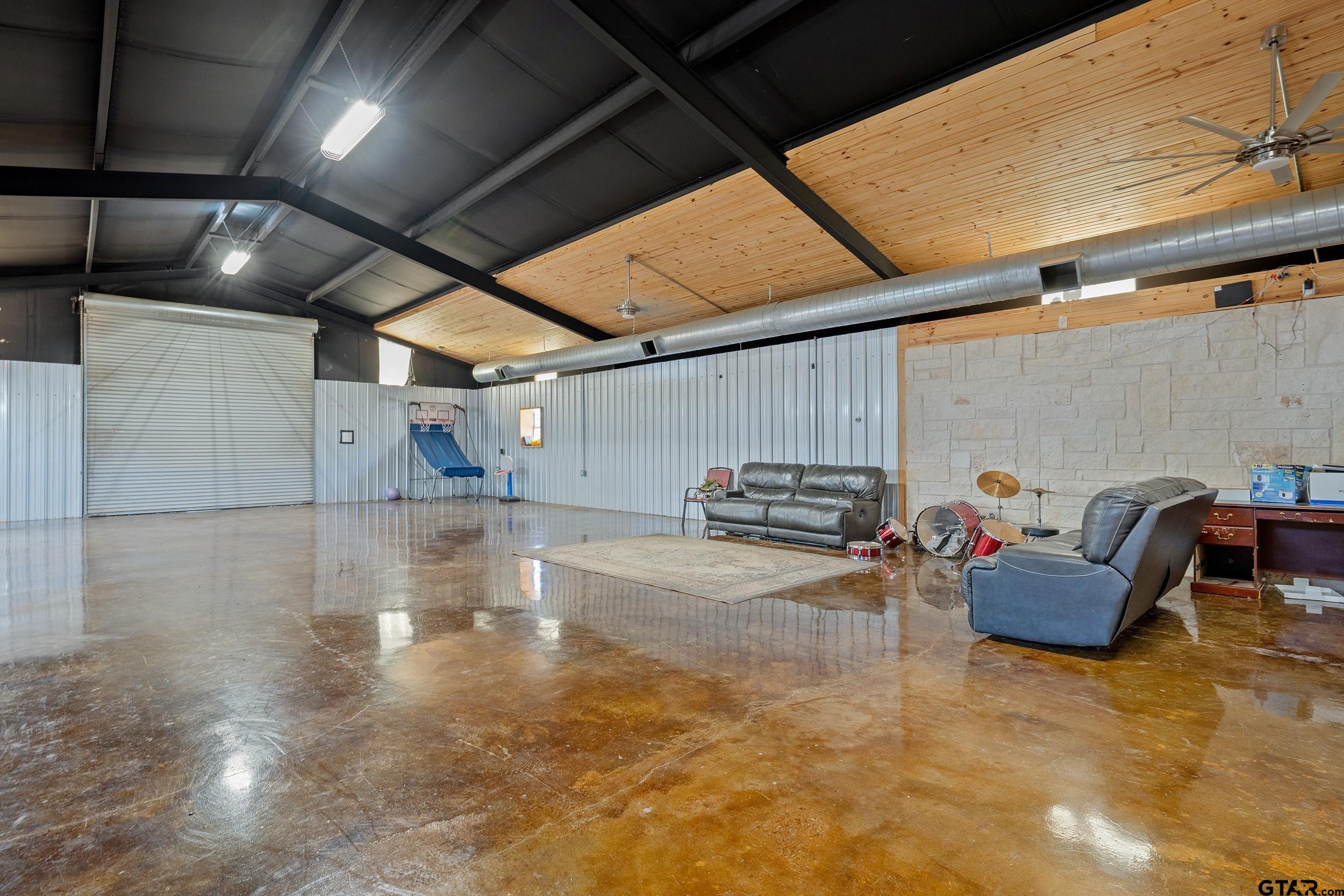 3481 N Loop 343 Property Photo 17