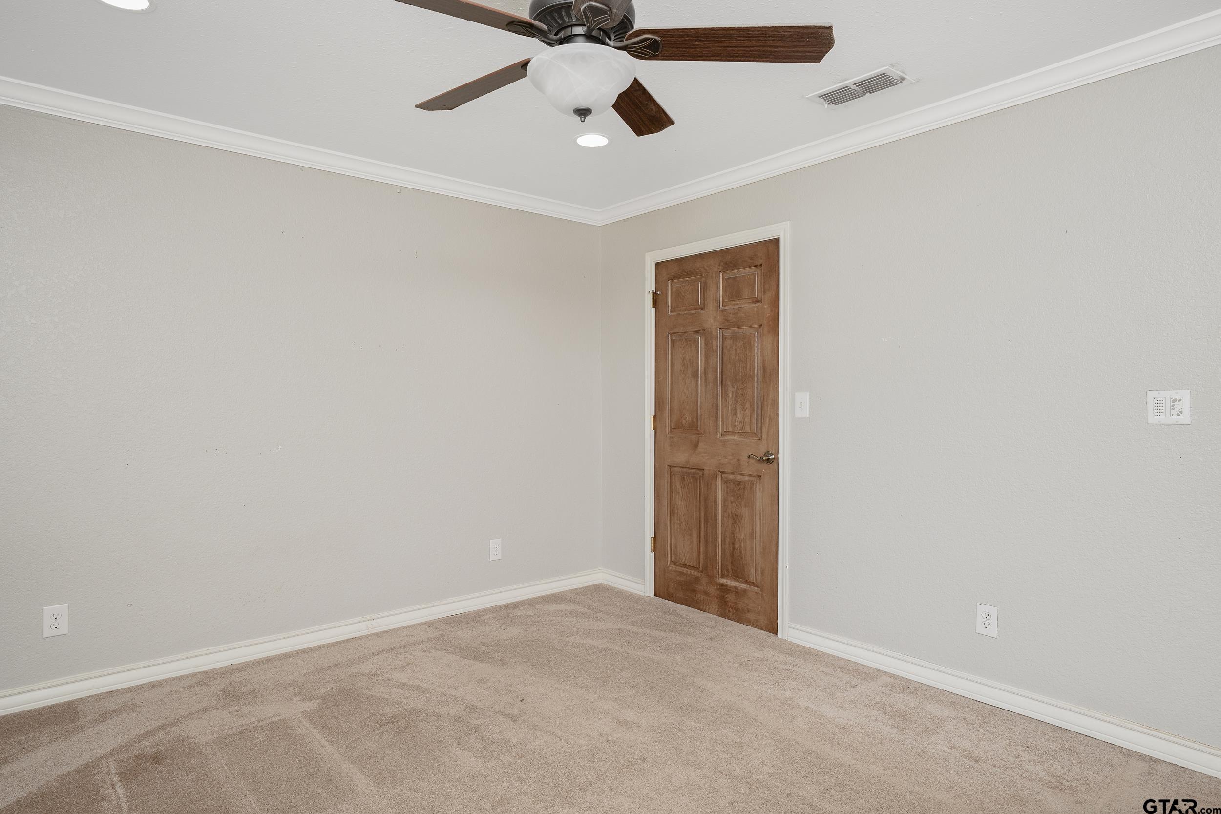 3481 N Loop 343 Property Photo 20