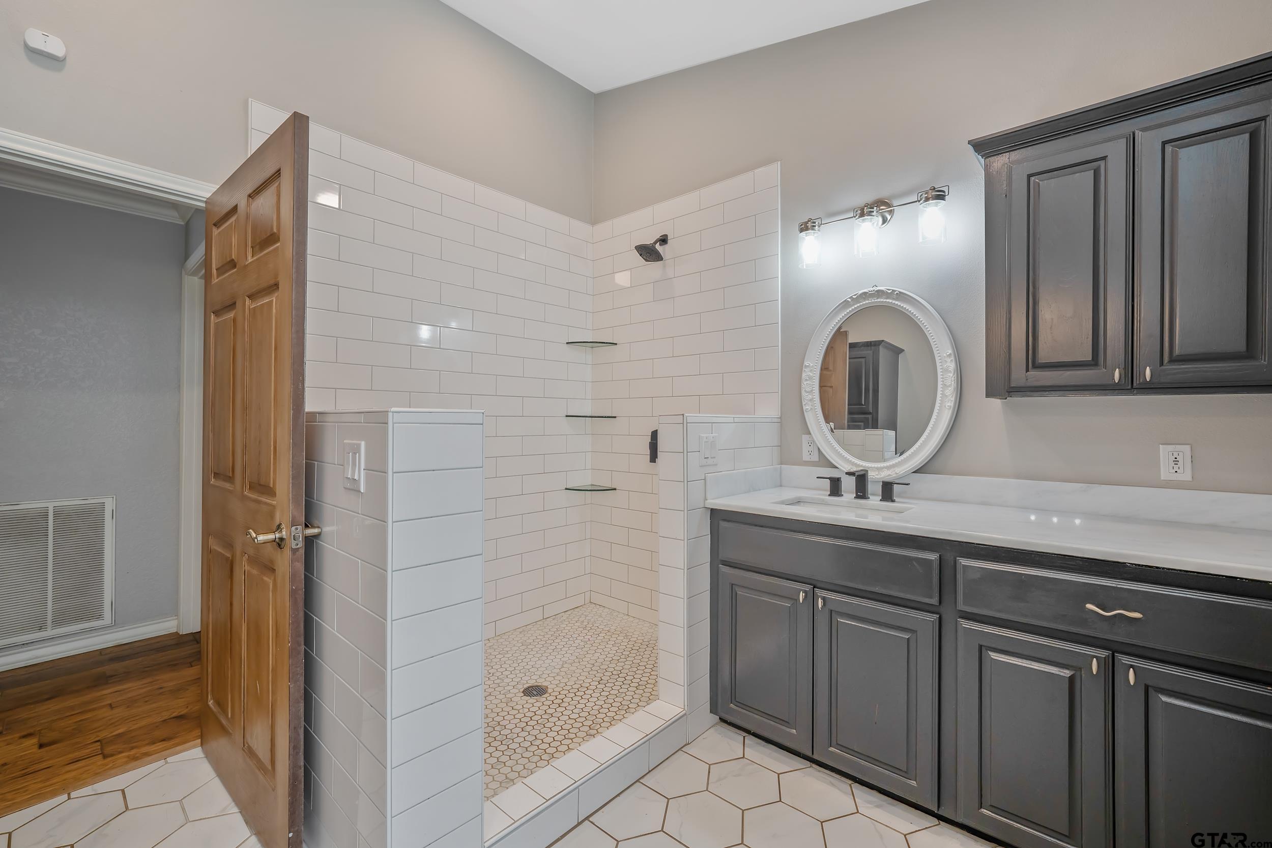 3481 N Loop 343 Property Photo 27