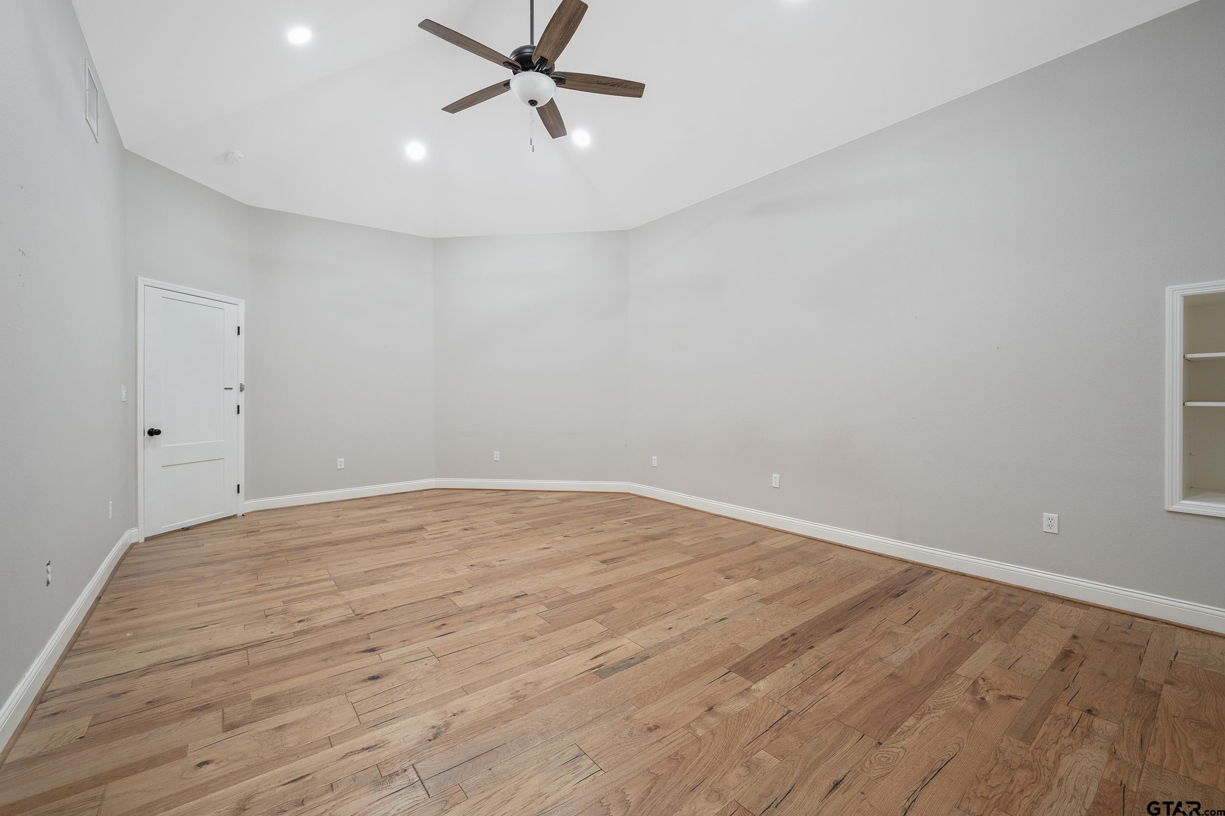 3481 N Loop 343 Property Photo 37