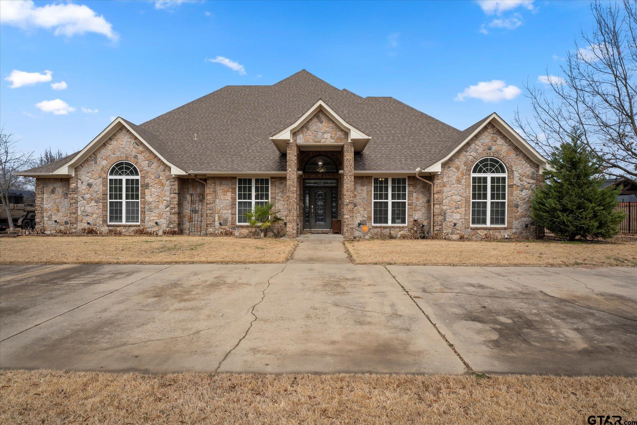 200 Country Club Property Photo 1