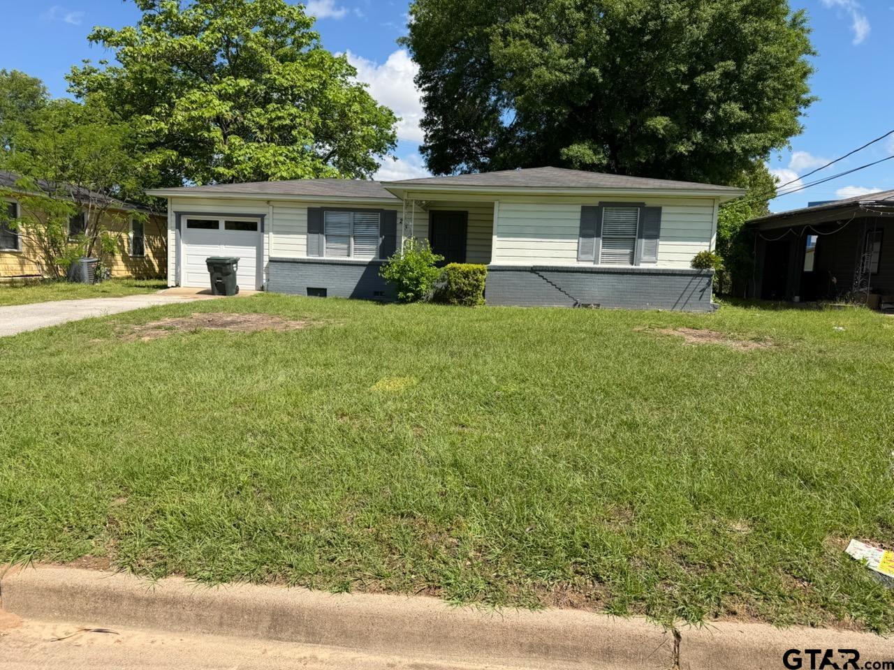 2318 Plume Drive Property Photo 1
