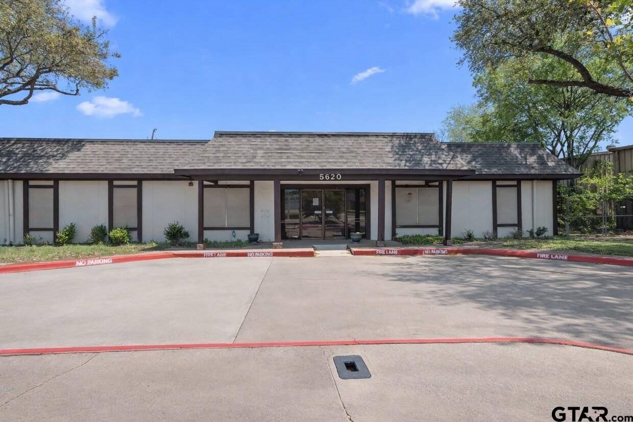 5620 Rowlett Road