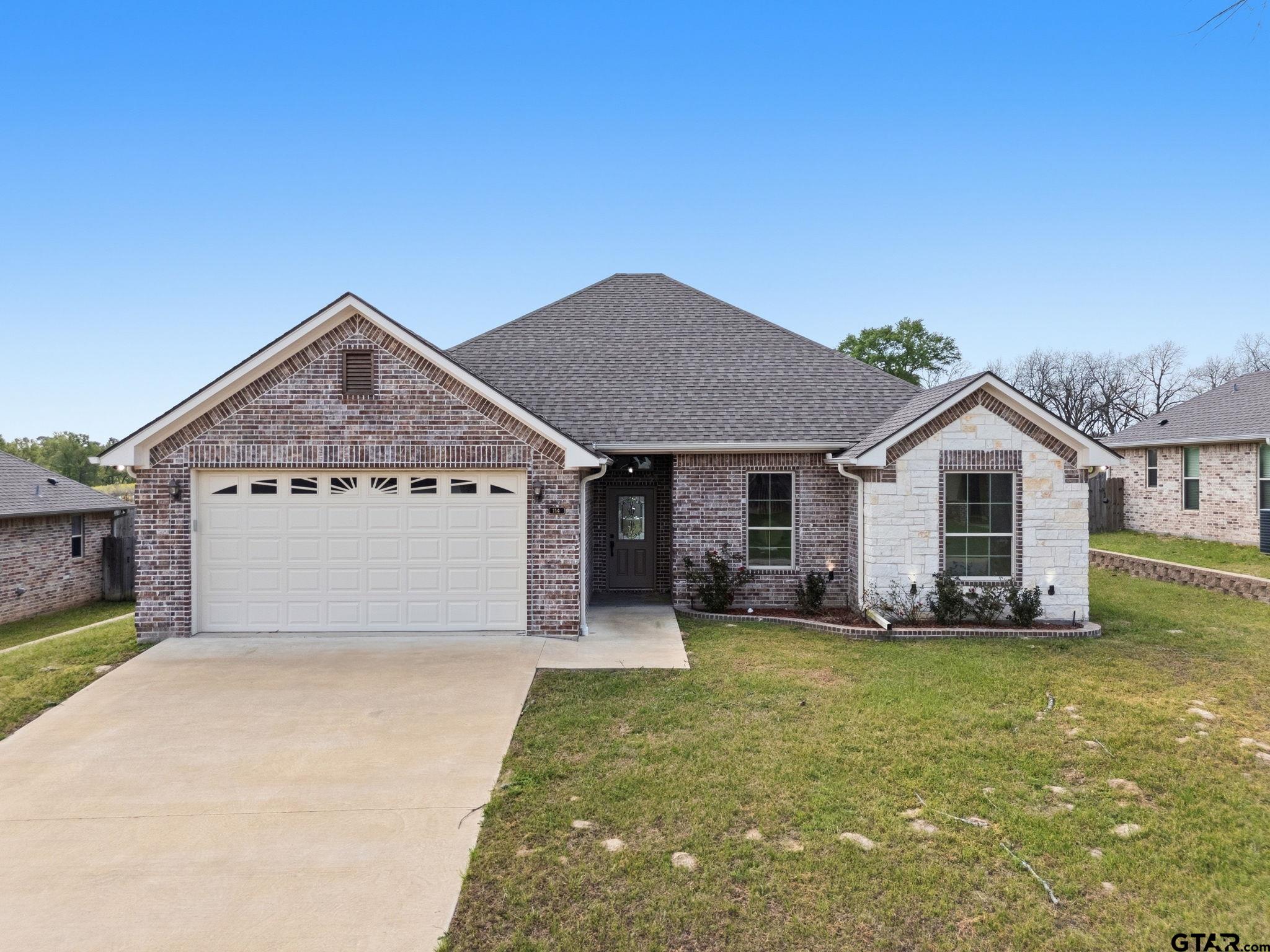 114 Hay Meadow Dr Property Photo 1