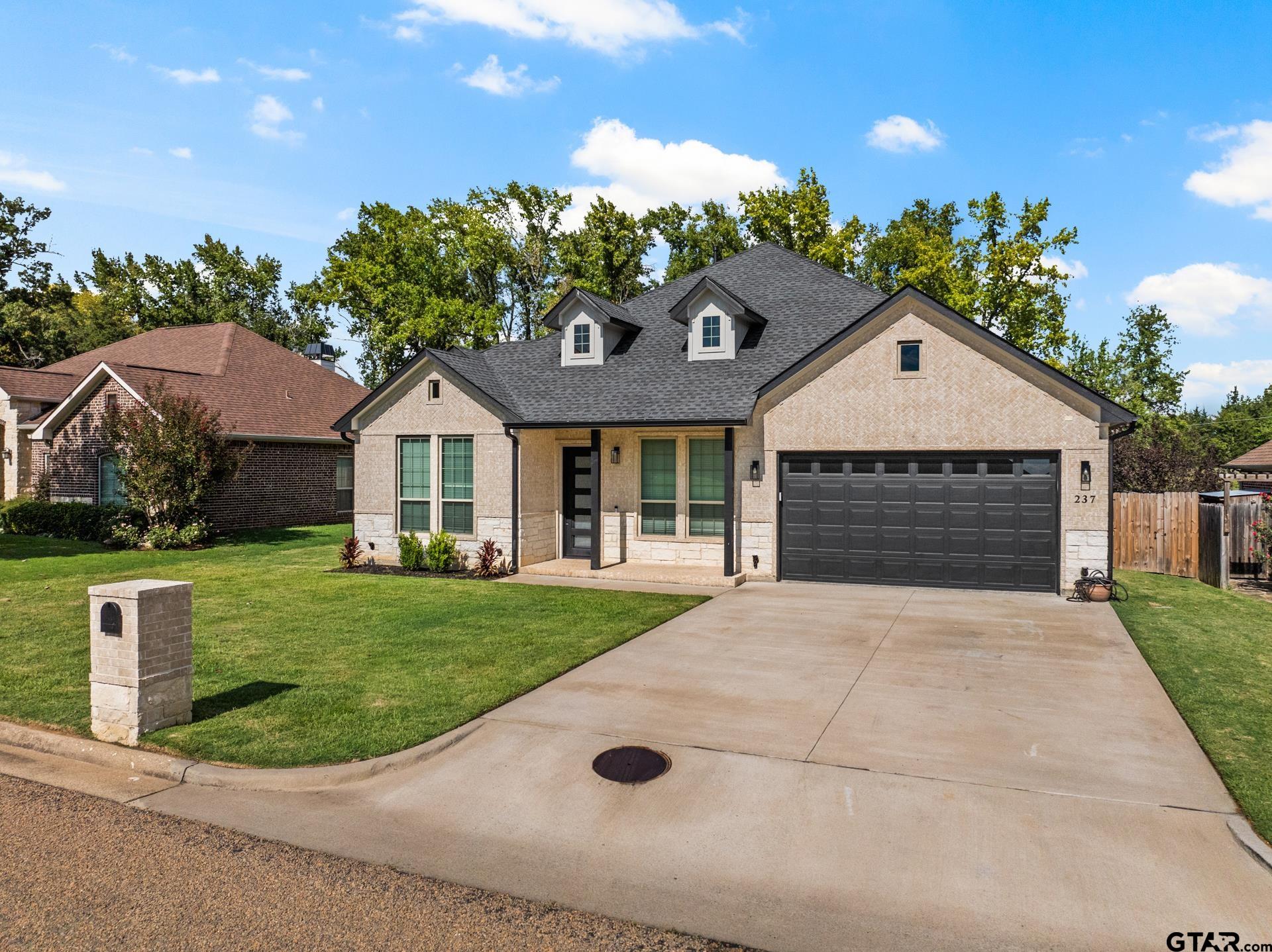 237 Kathryns Court Property Photo 1