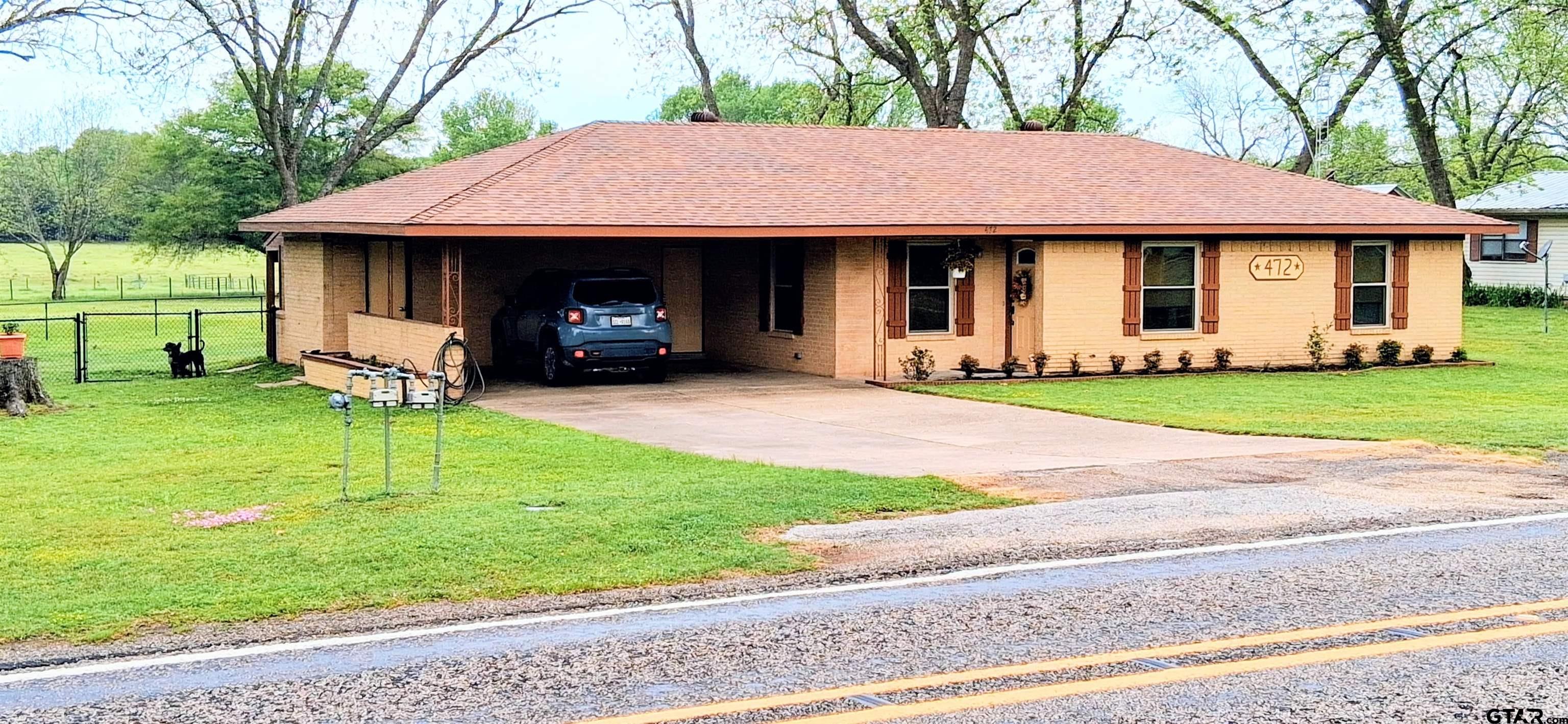 472 Fm 1000 Property Photo 1