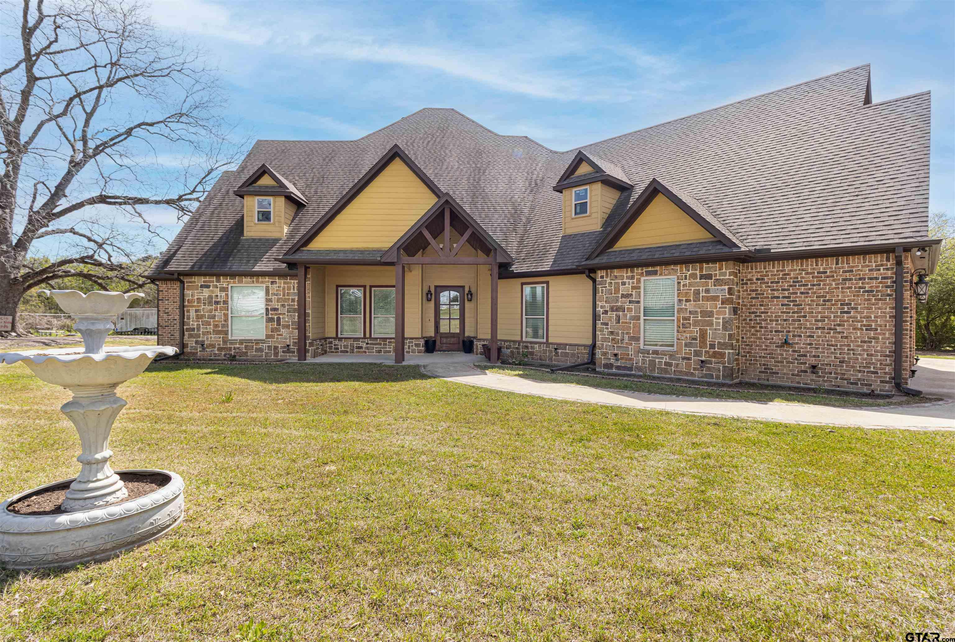 4352 Fm 850 Property Photo 1