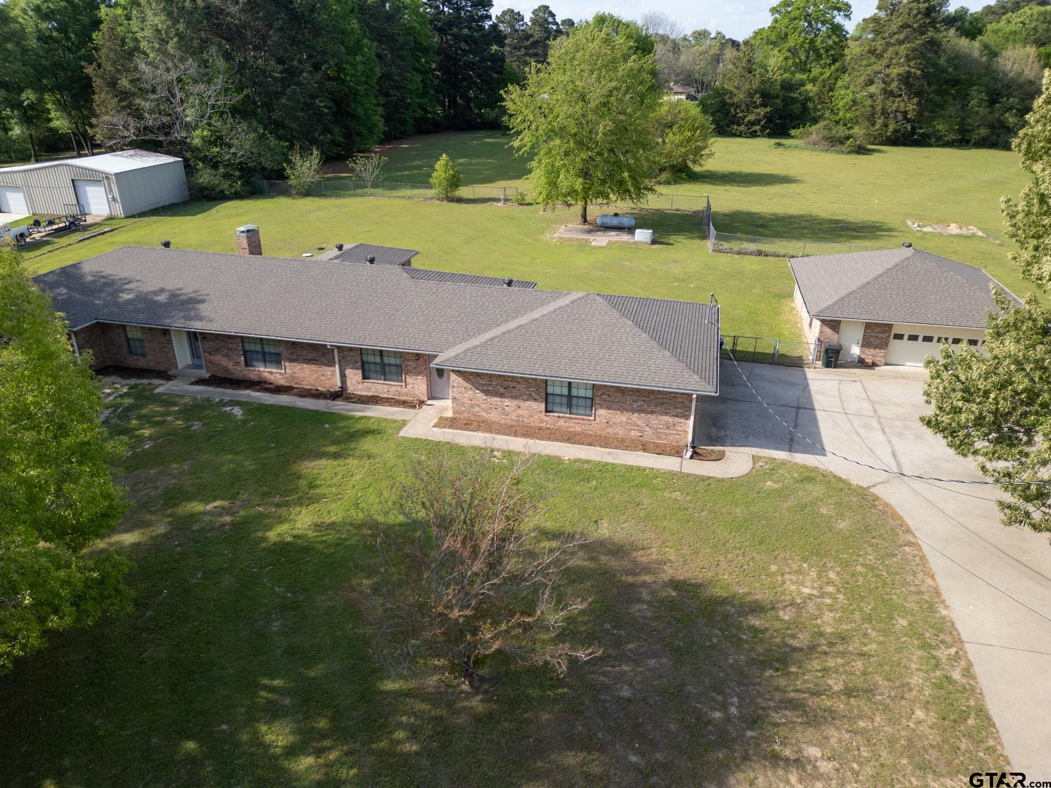 115 Tiffany St Property Photo 1
