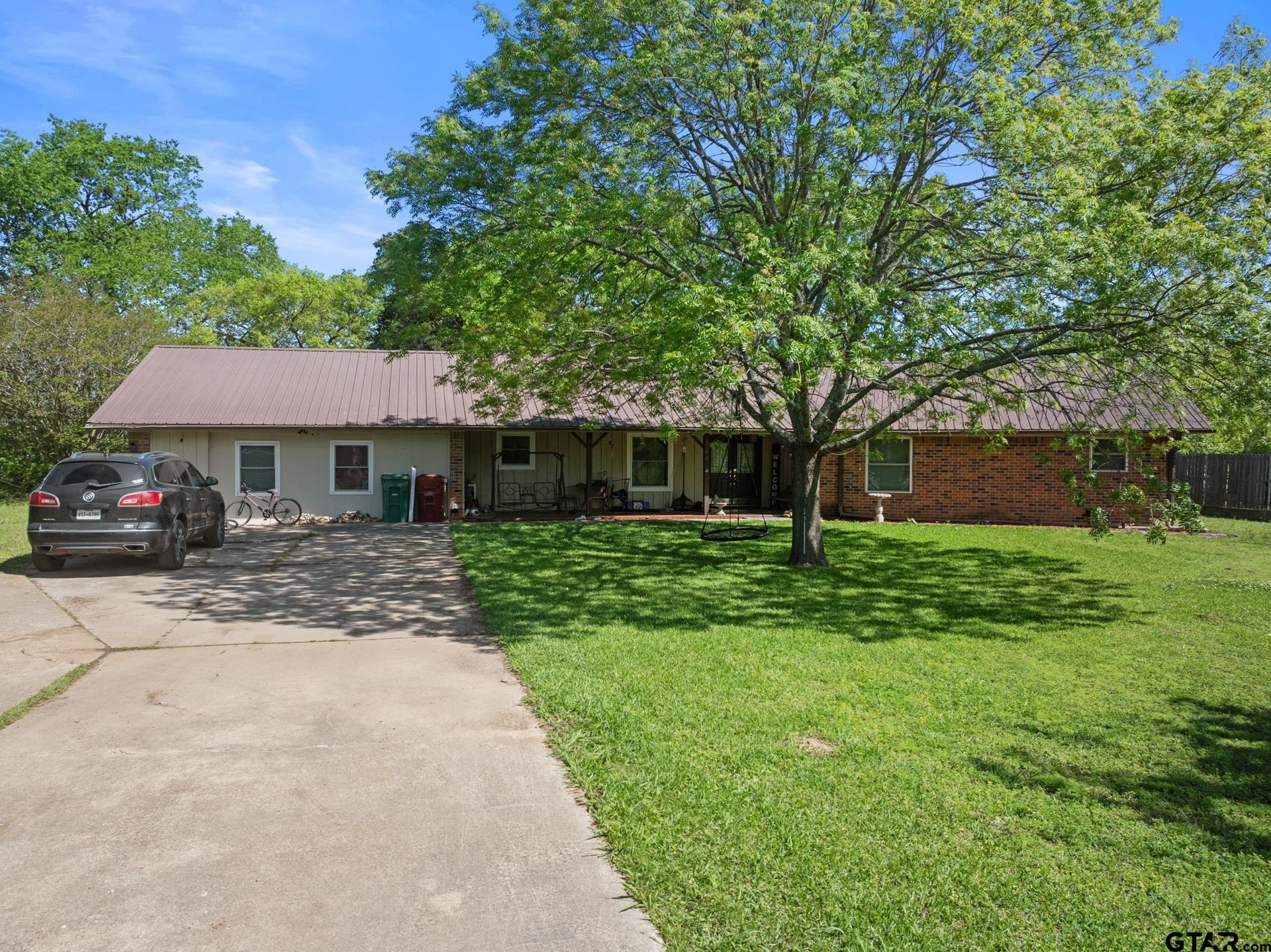 504 W Wilson Property Photo 1