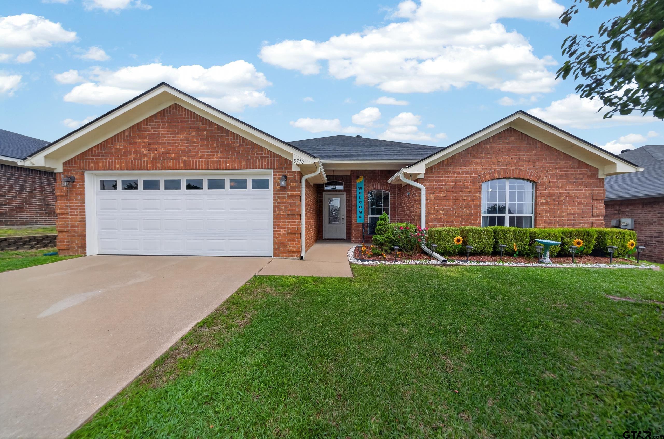 5746 Mustang Trail Property Photo 1