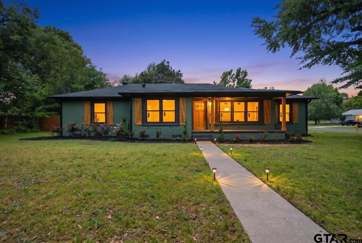 604 Layton Property Photo 1