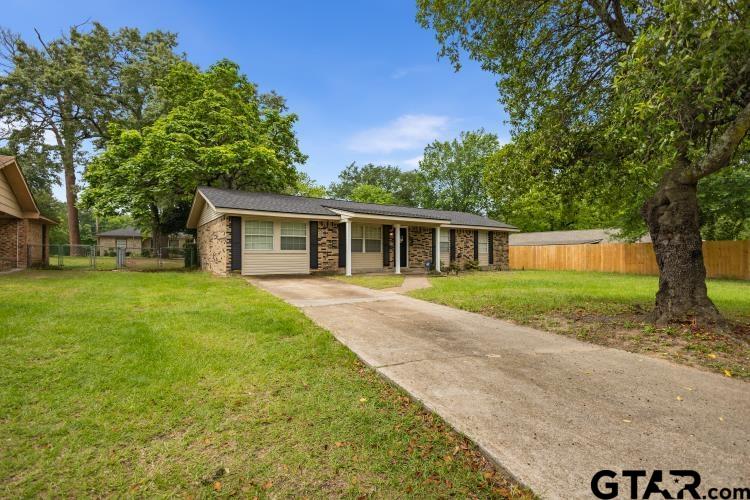 407 York Dr Property Photo 1