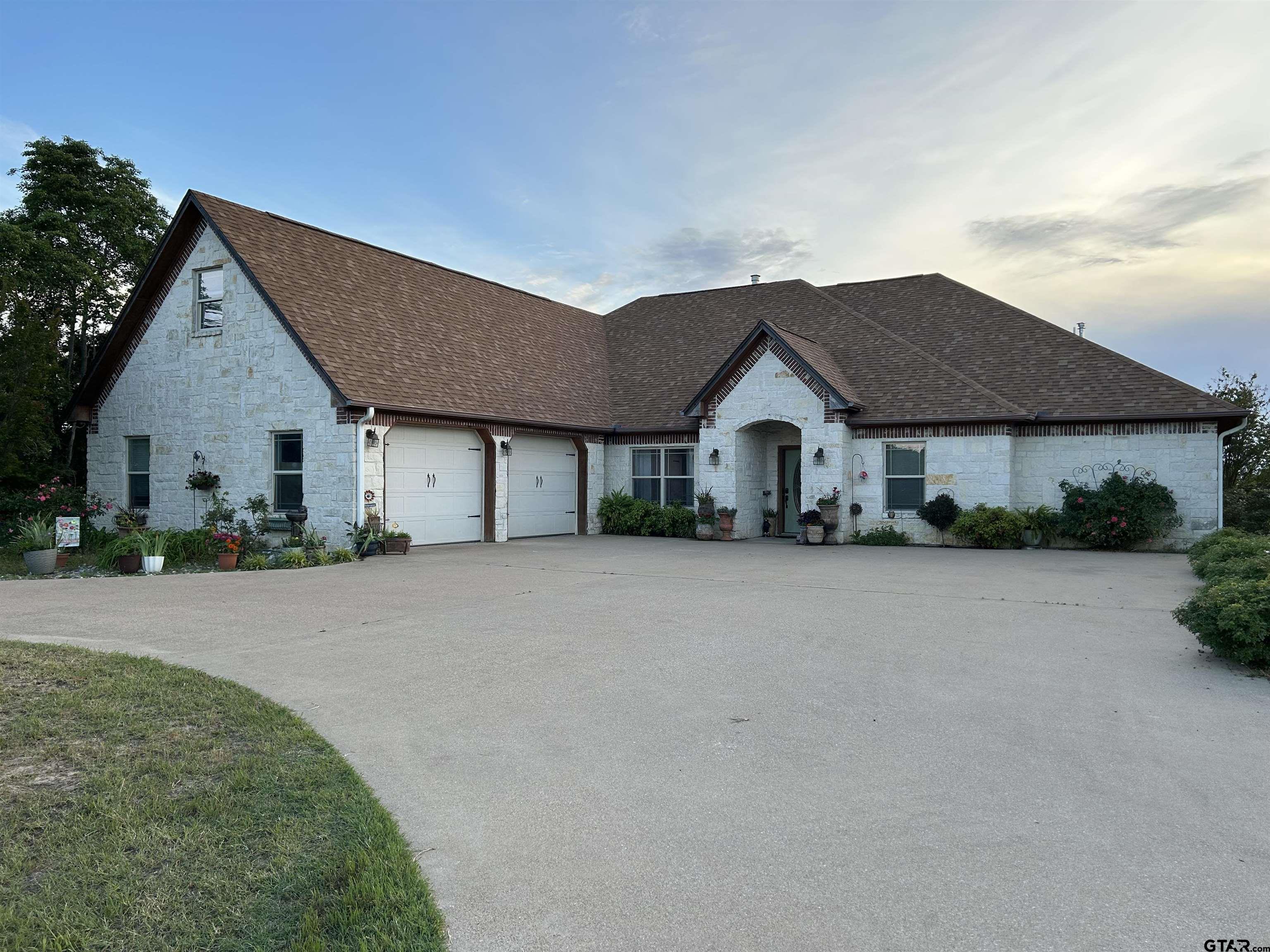 214 Vz County Road 4411 Property Photo 1