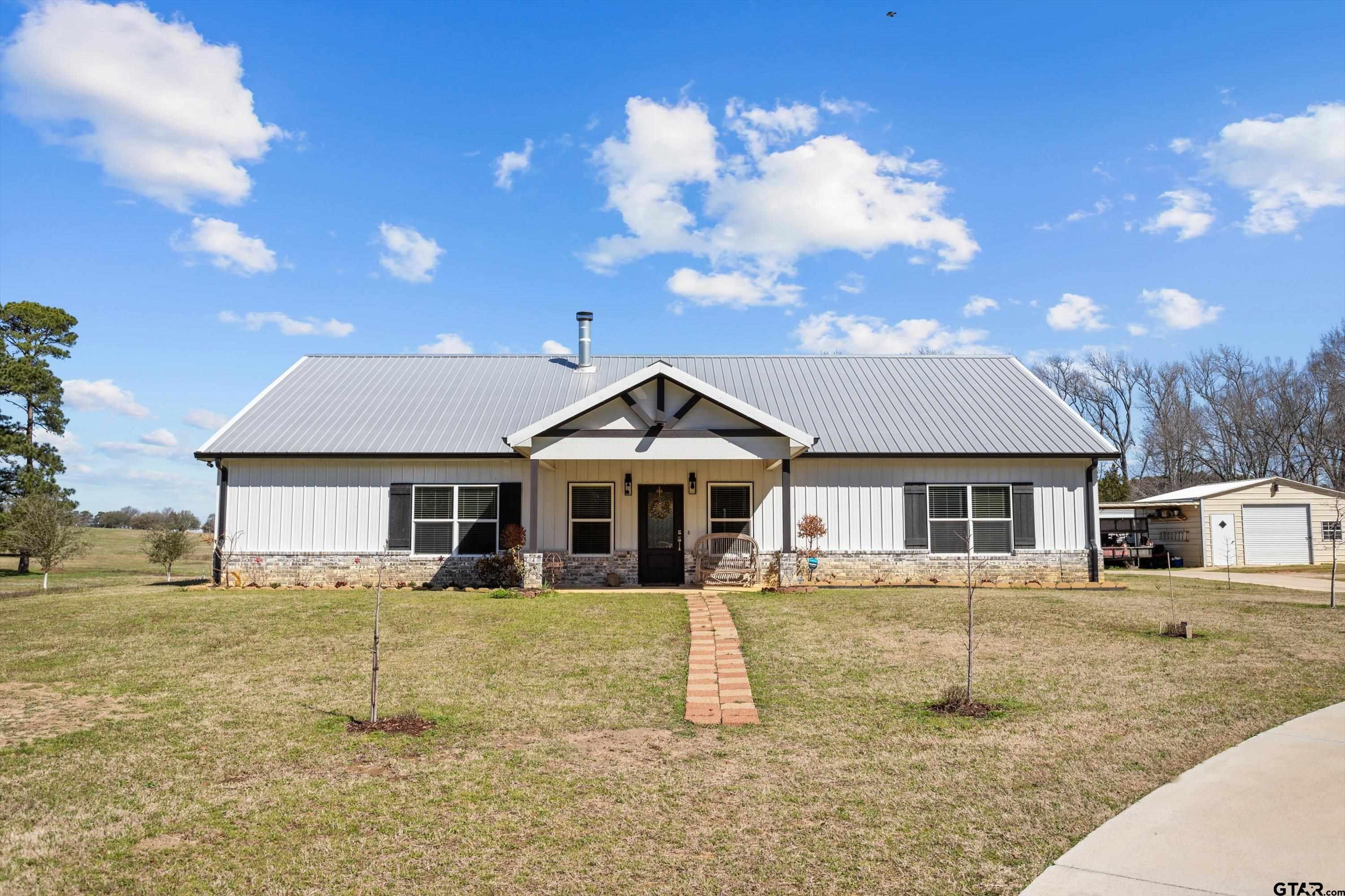 21391 Cr 2207 Property Photo 1