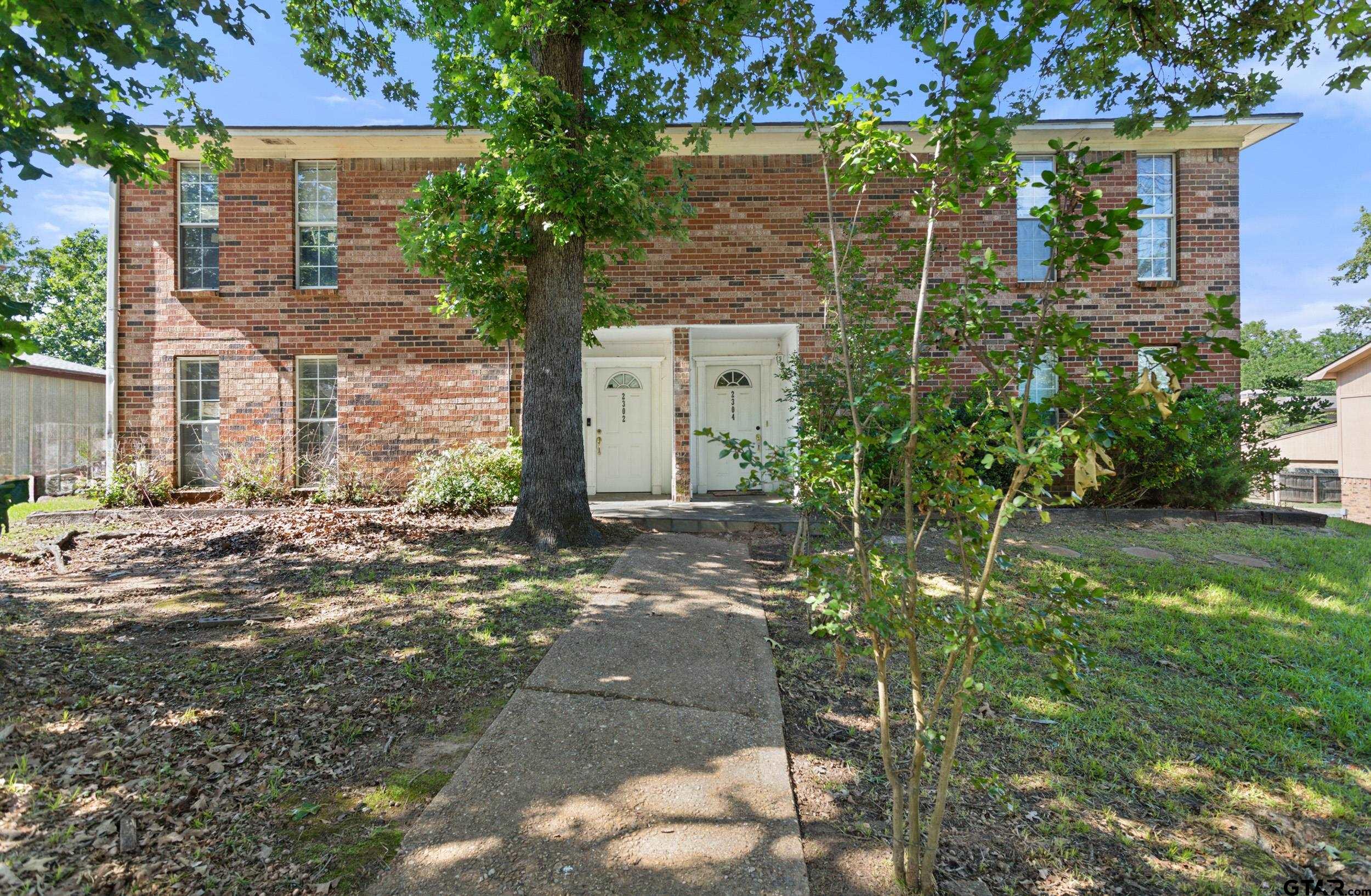 2302/2304 Aberdeen Dr Property Photo 1
