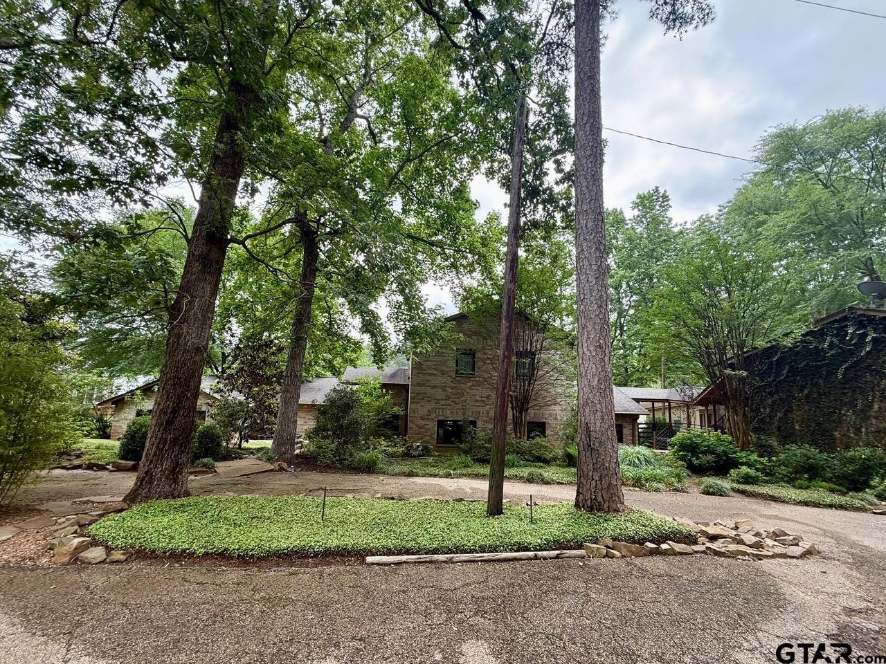 204 Yellow Creek Trail Property Photo 1