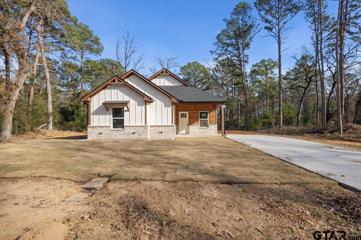 663 Caroline Bend Property Photo 1