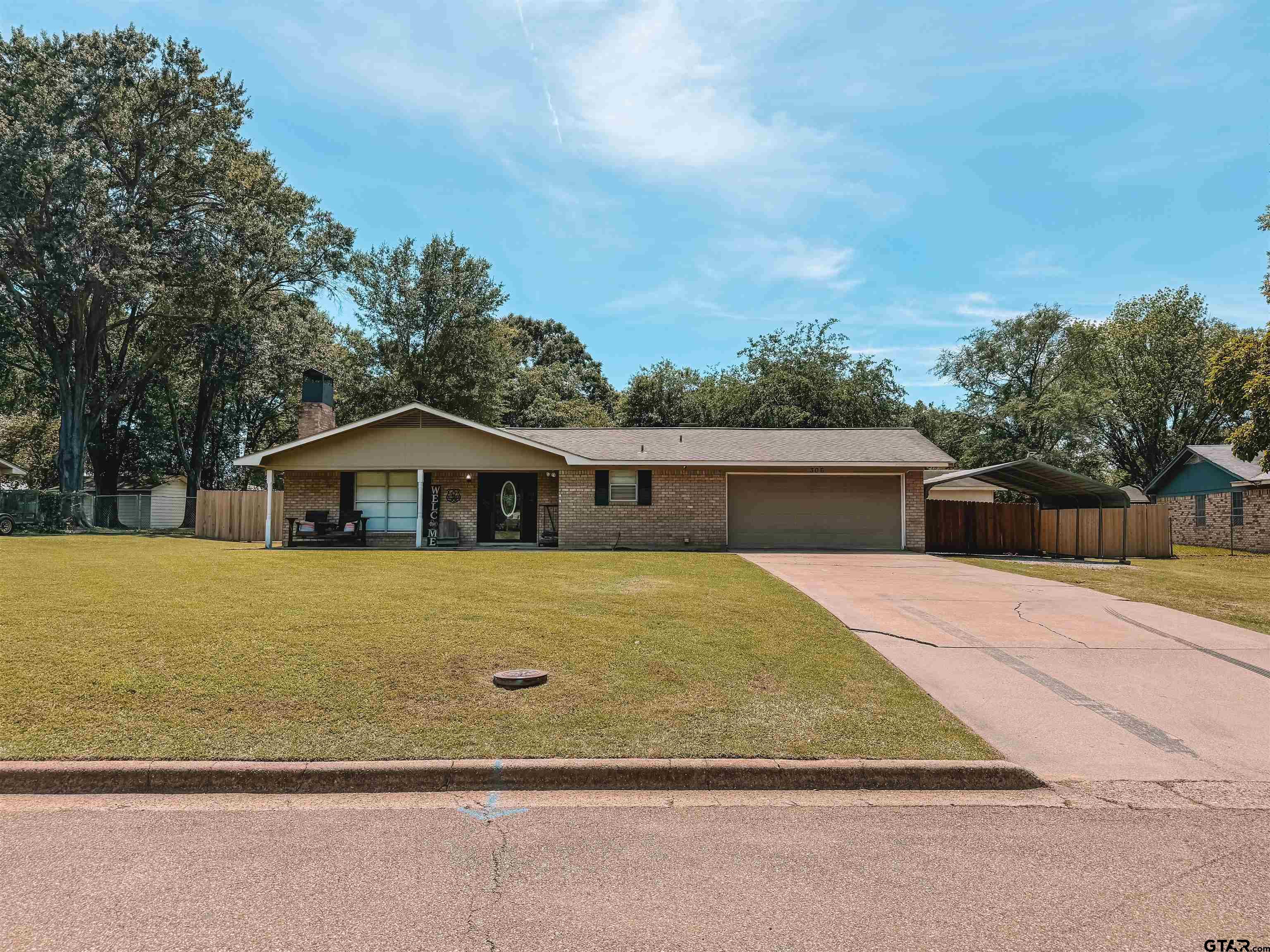 306 Kent Drive Property Photo 1
