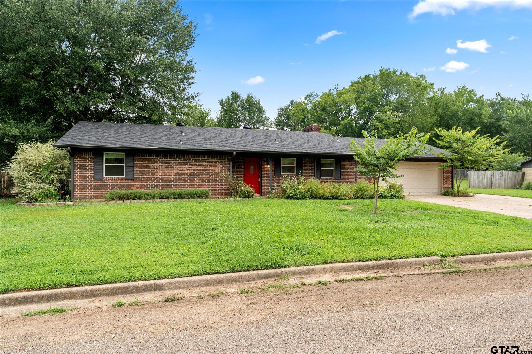 524 Park Lane Property Photo 1