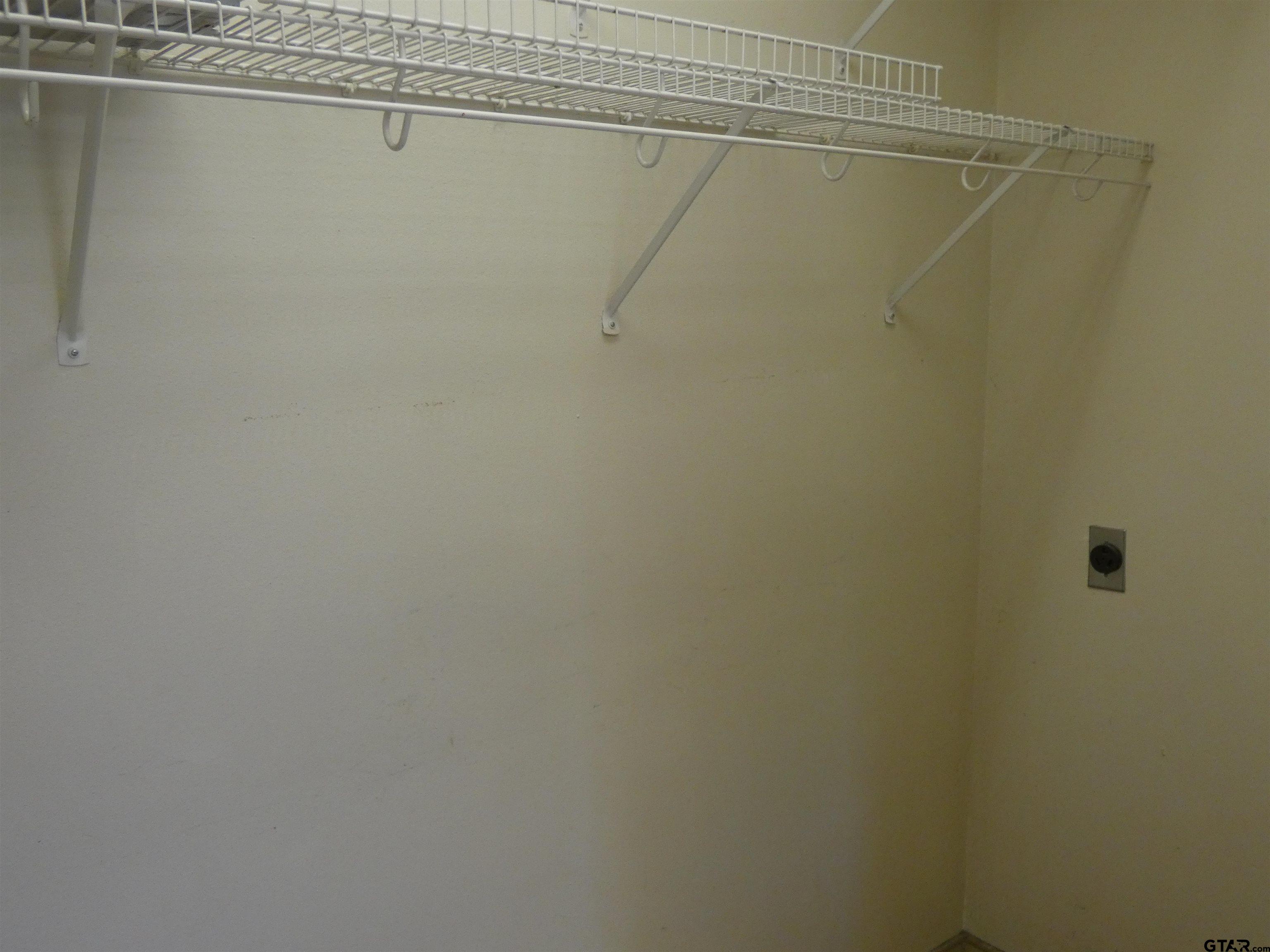 203 W Lide Street Property Photo 8