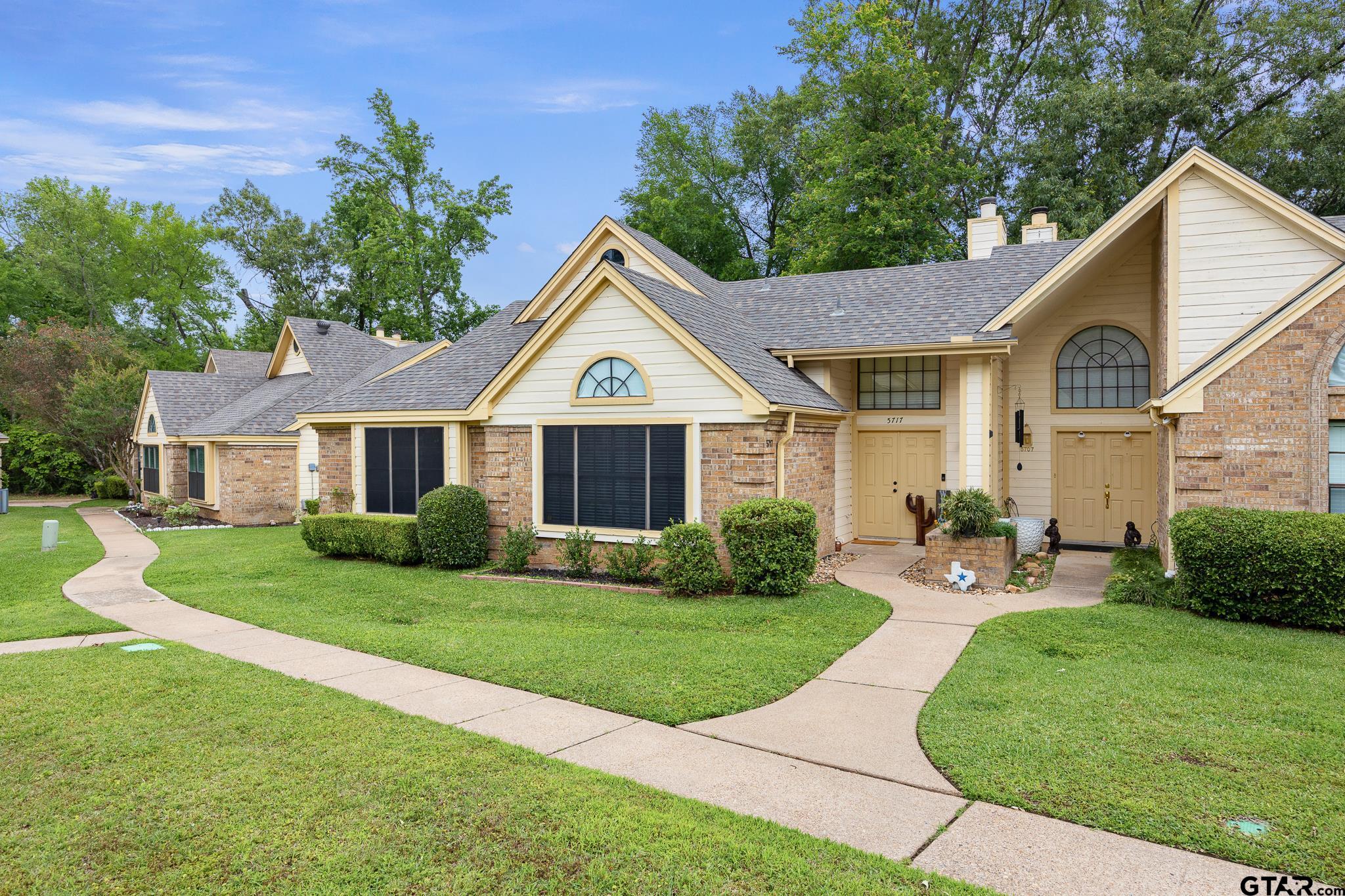 5717 Eaglewood Cir Property Photo 1