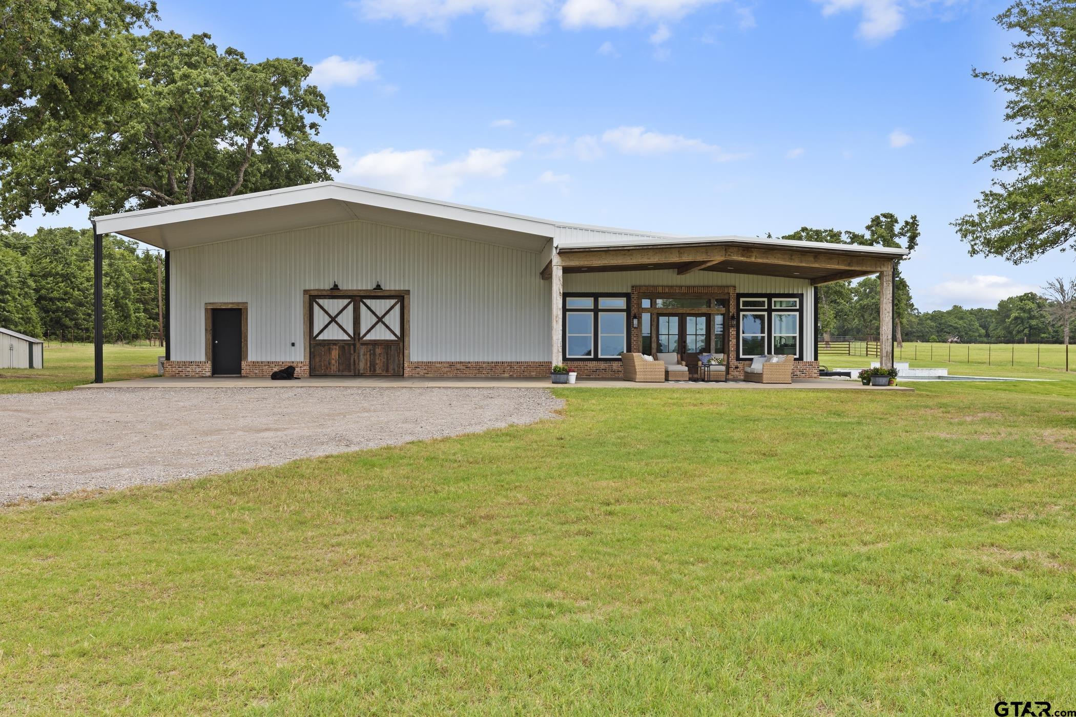 931 Vzcr 2306 Property Photo 1