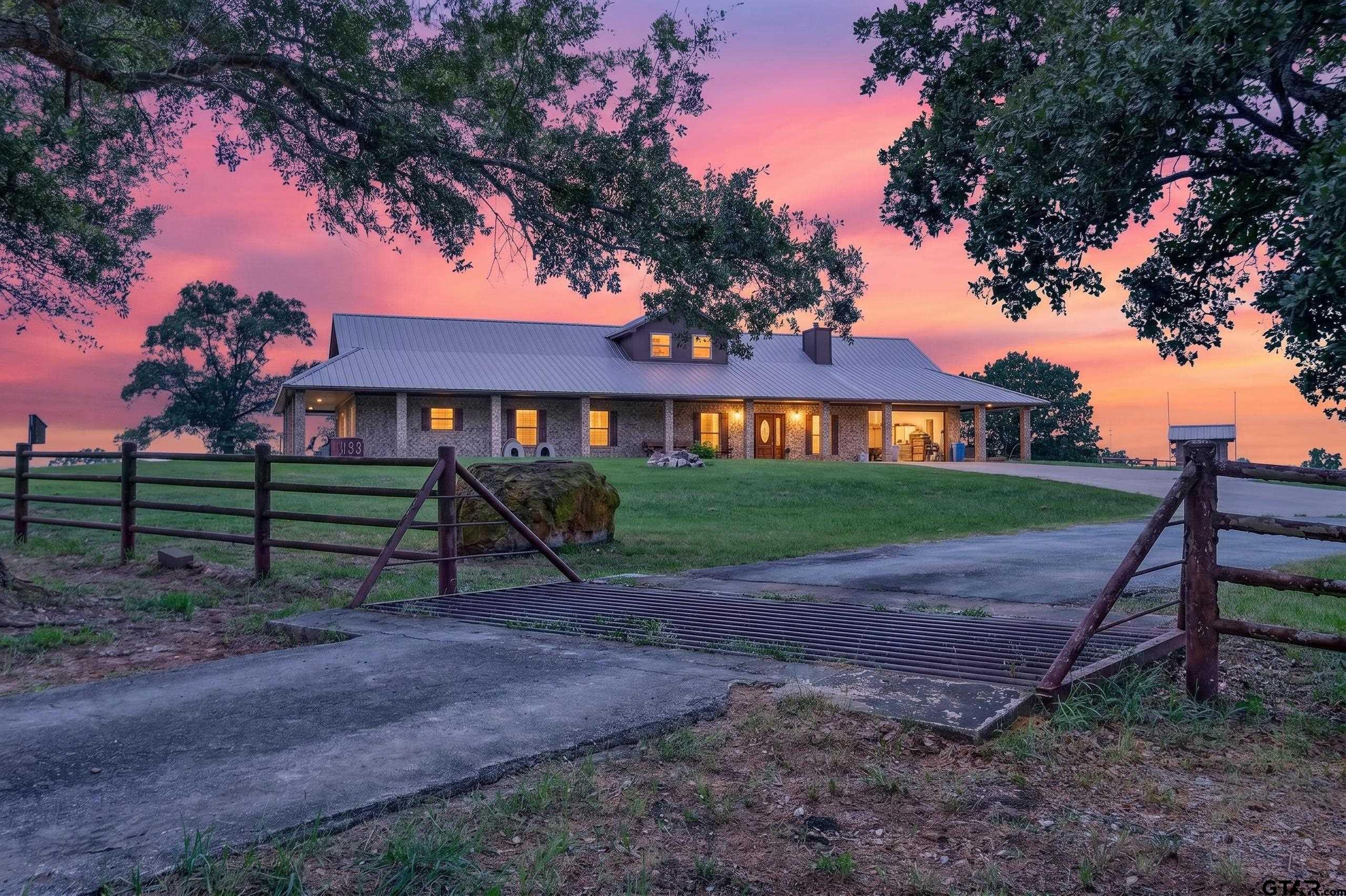 1053 Acr 499 Property Photo 24