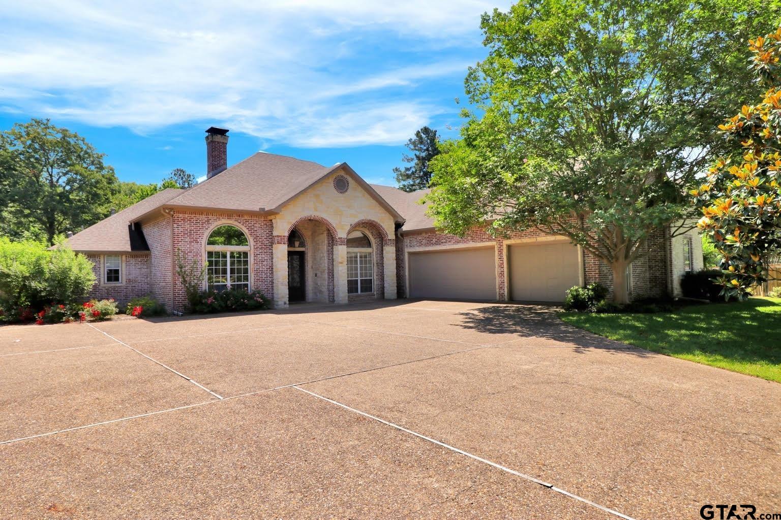 18155 Oak Forest Property Photo 1