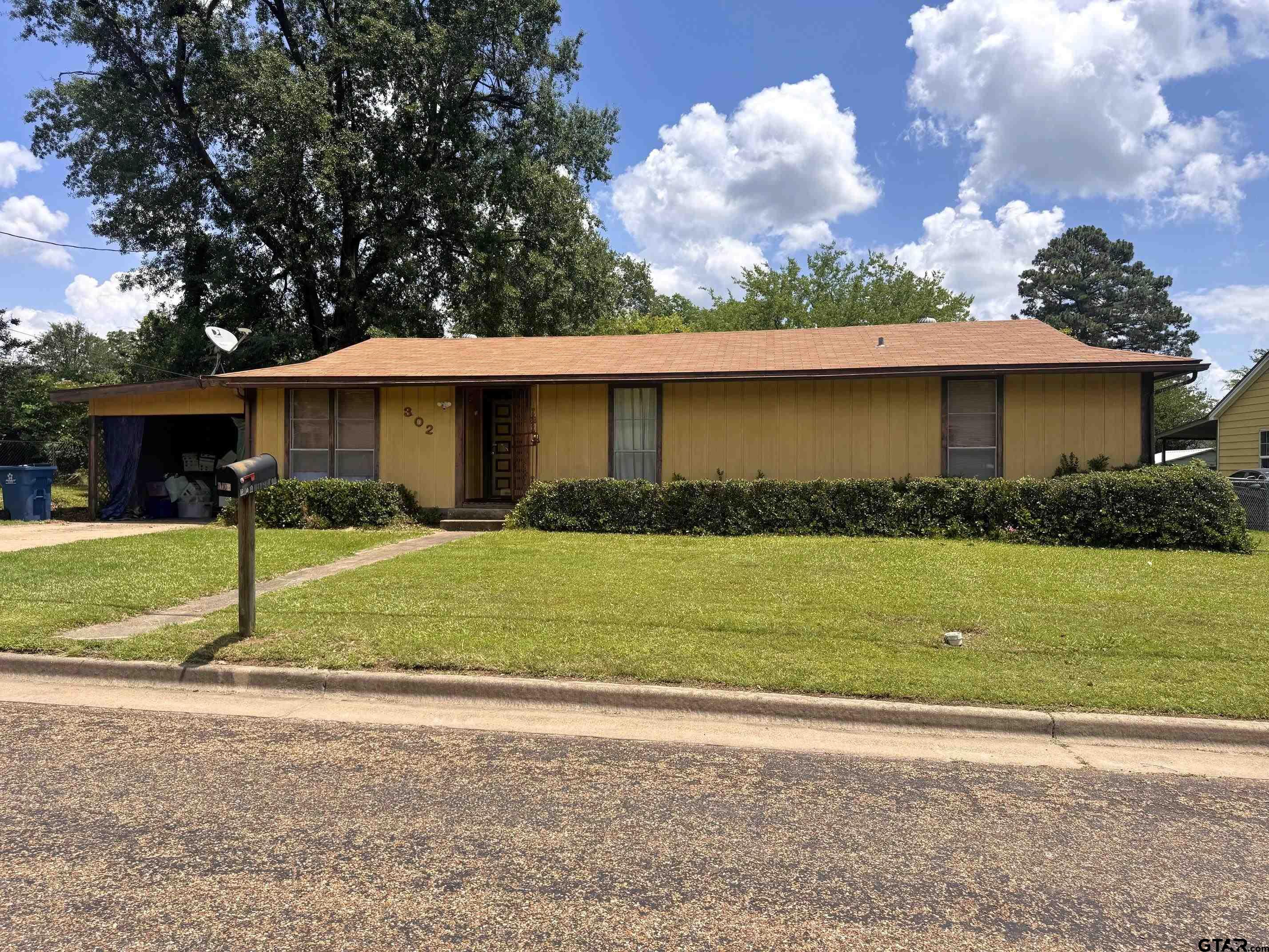 302 N O'tyson Property Photo 1