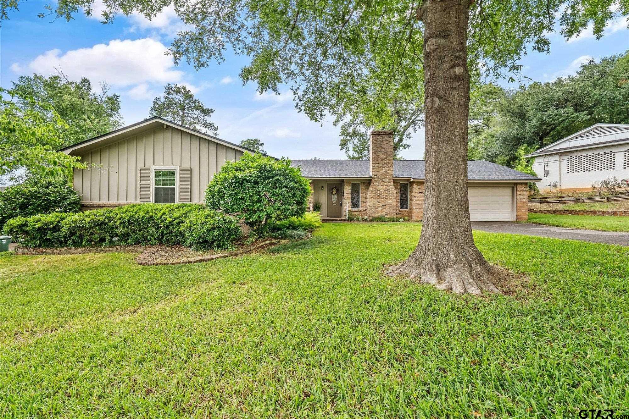 2915 POLLARD DRIVE